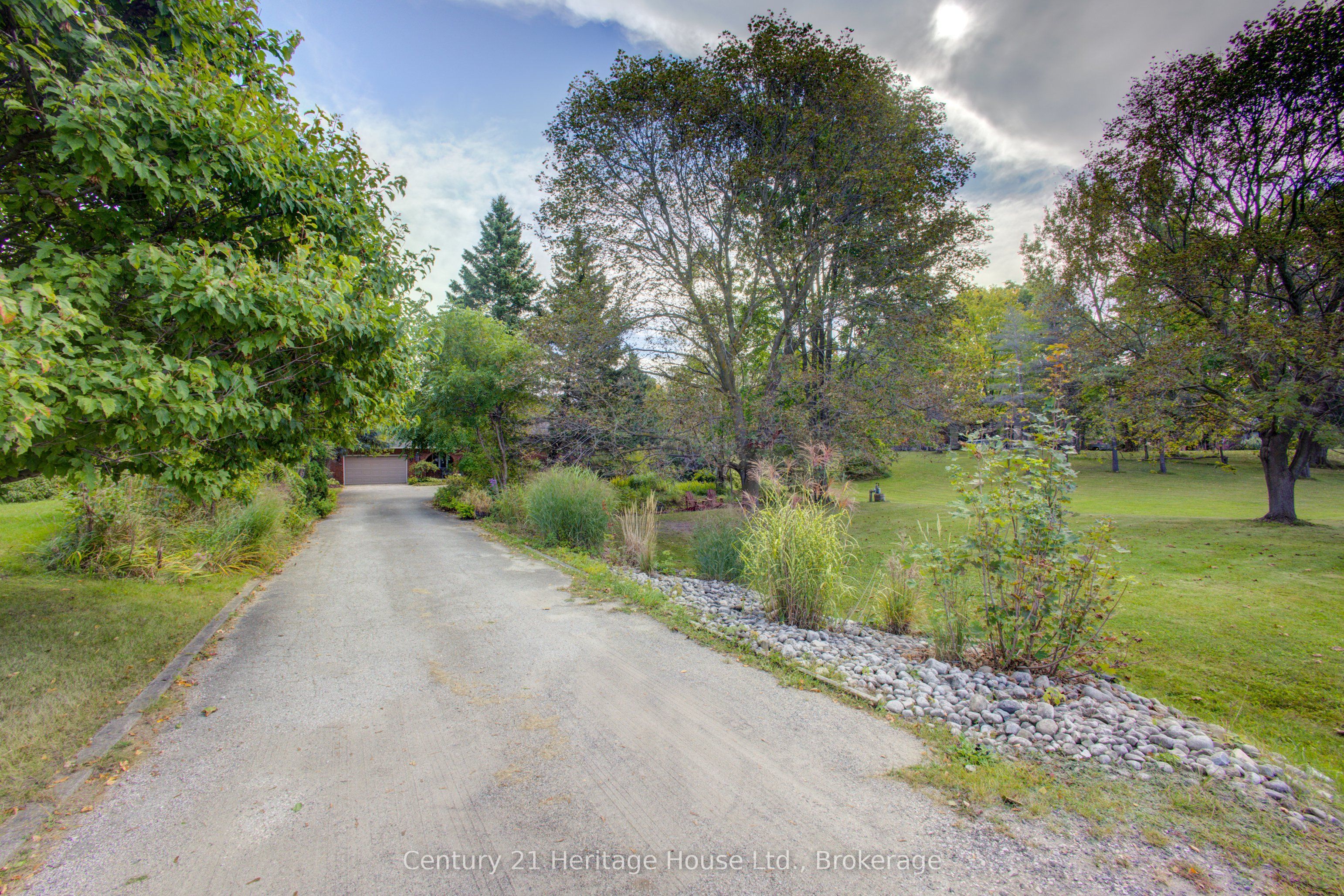 313207 Highway 6 Property Photo 3