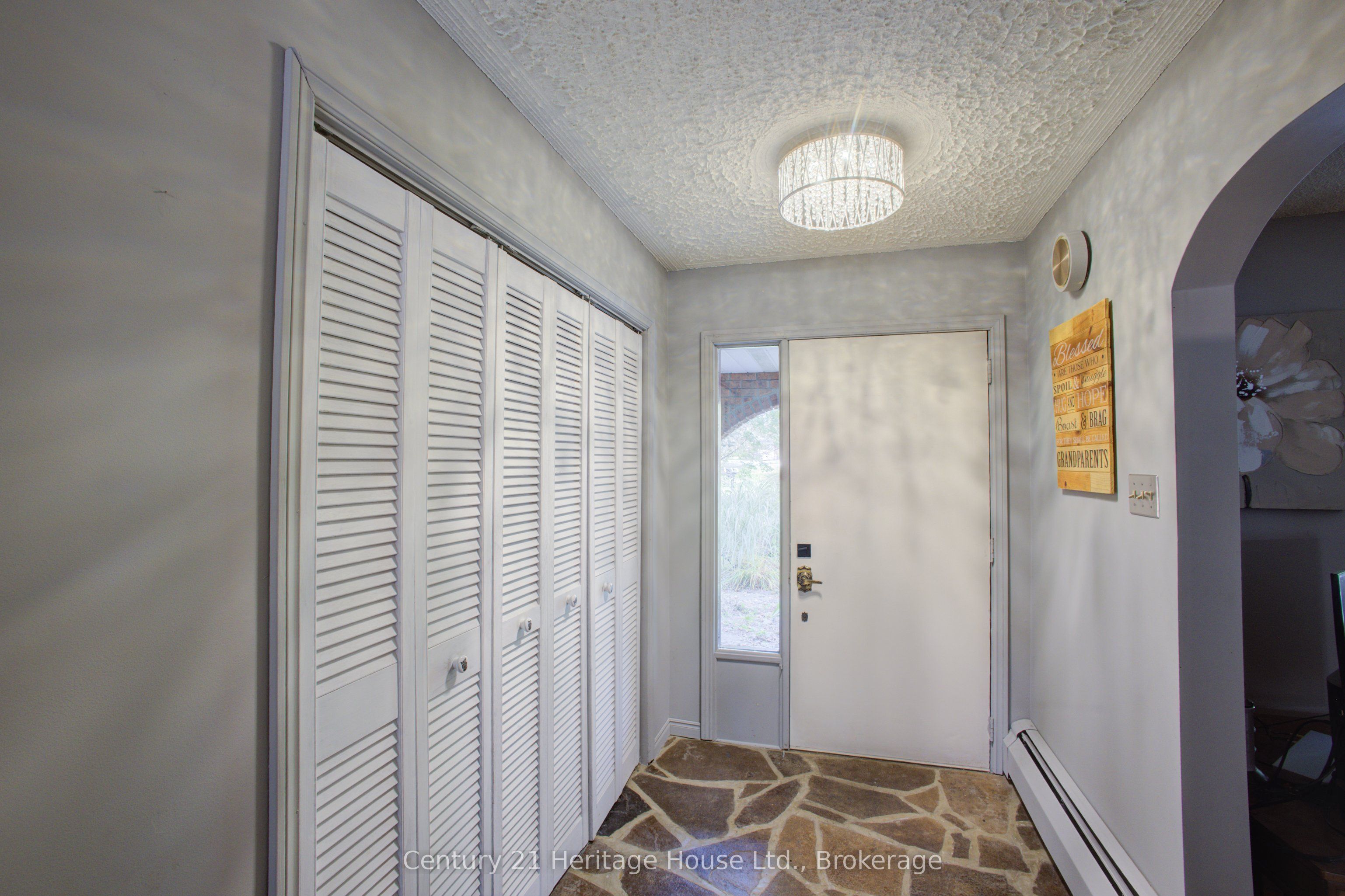 313207 Highway 6 Property Photo 8