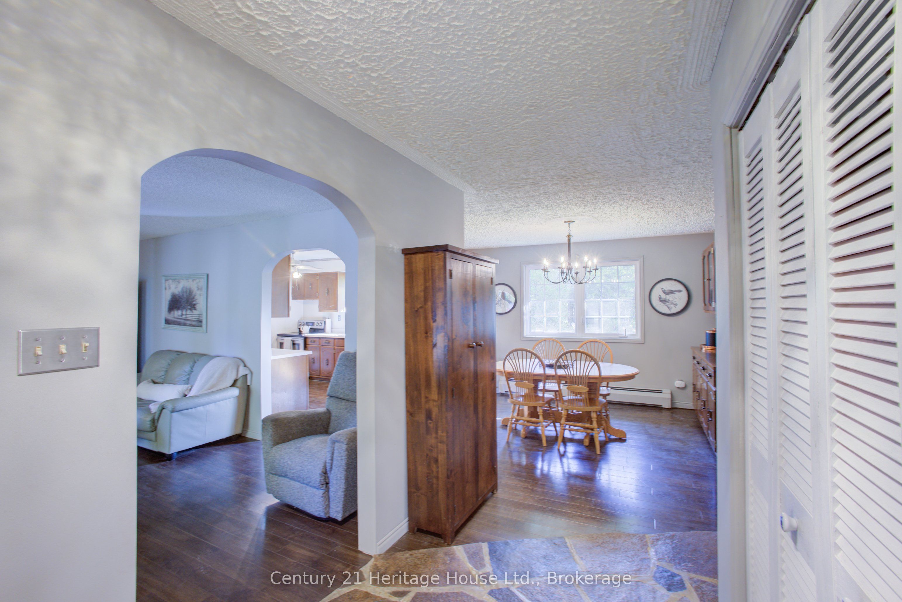 313207 Highway 6 Property Photo 9