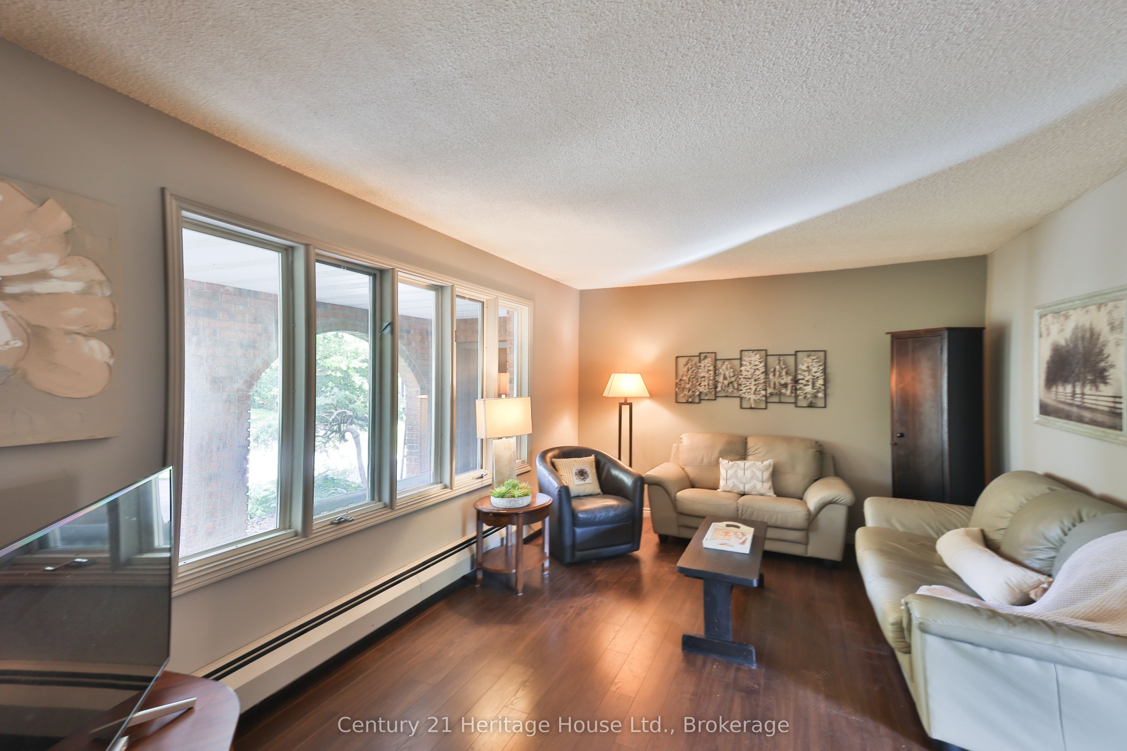 313207 Highway 6 Property Photo 10