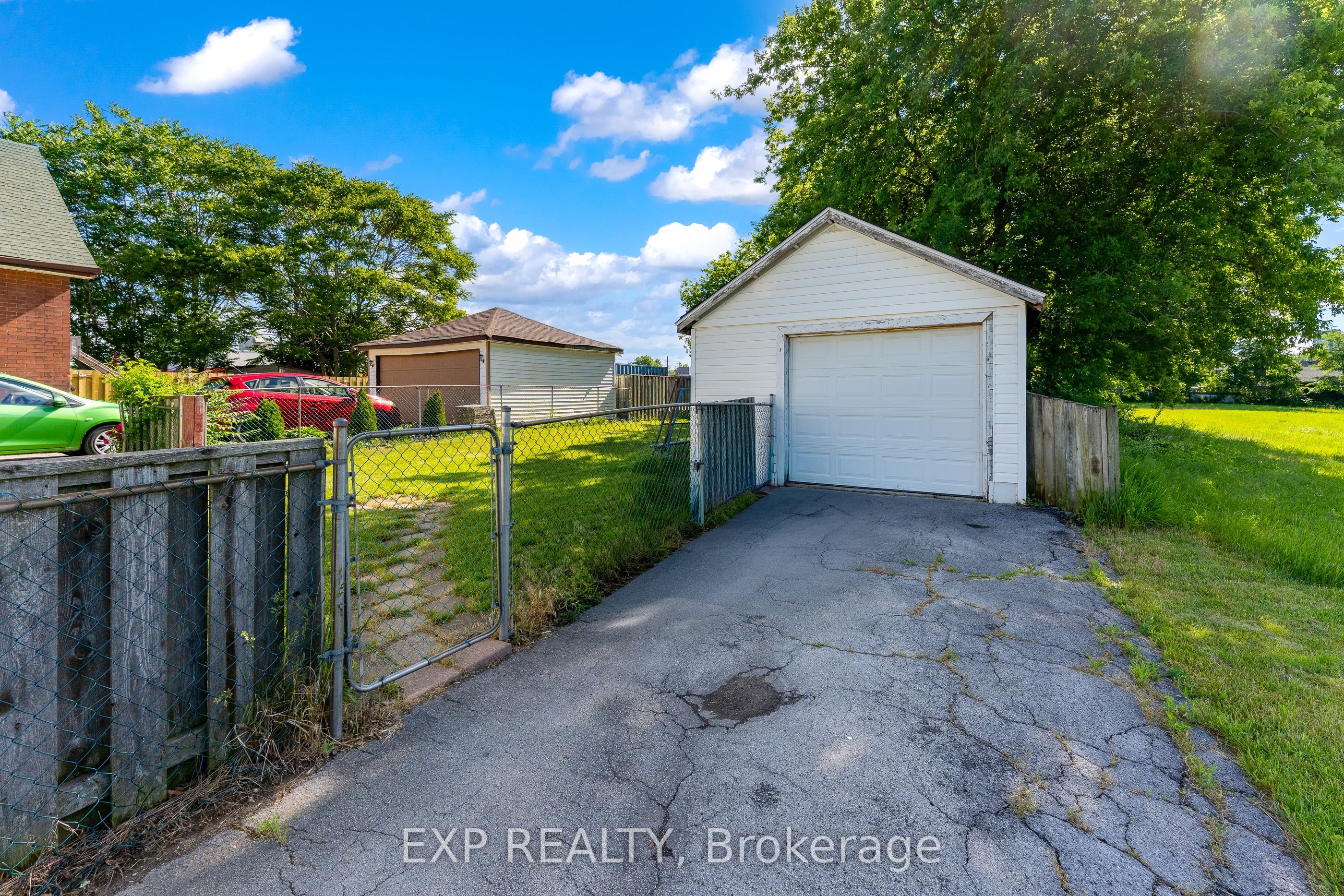 5932 Carlton Avenue Property Photo 3