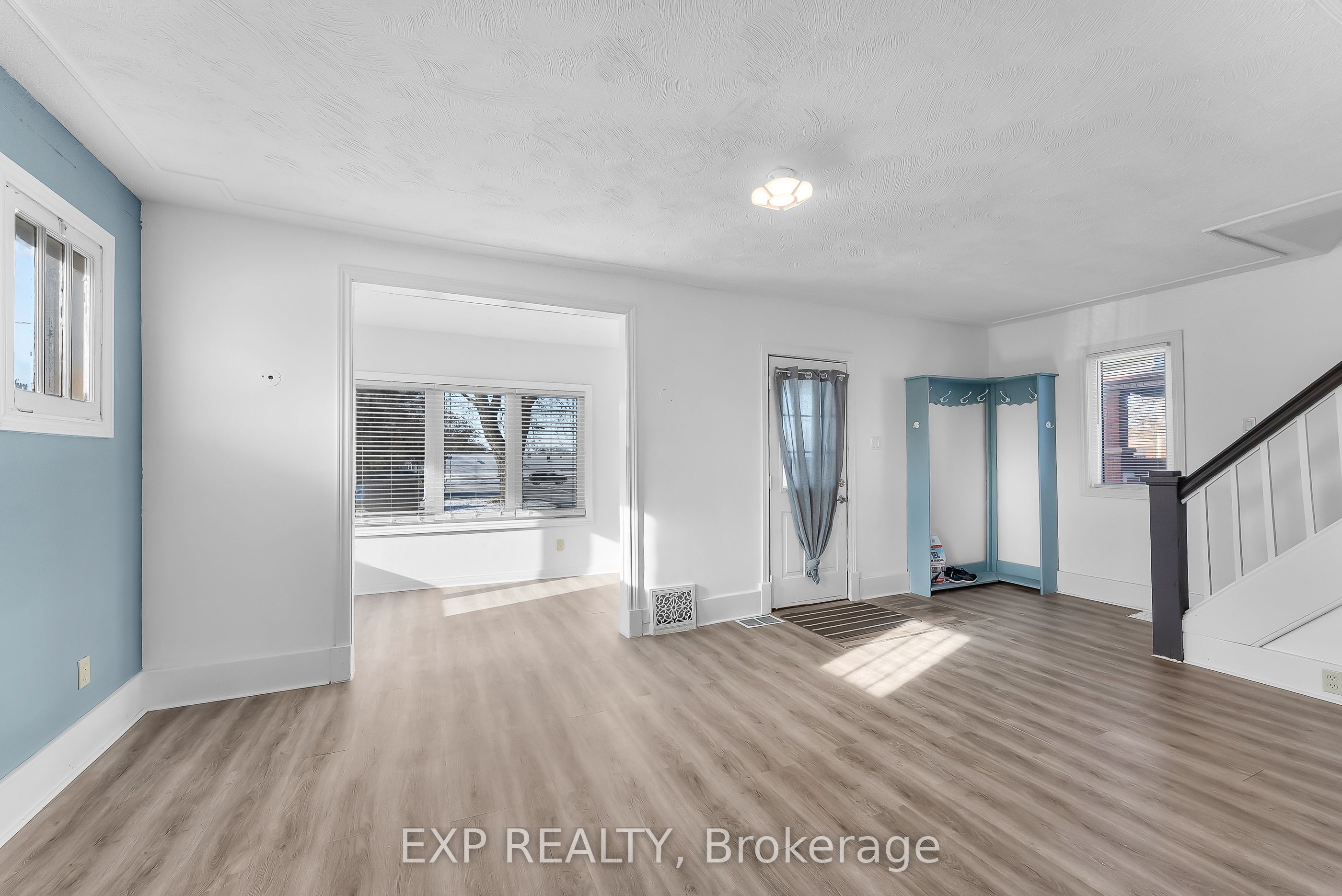 5932 Carlton Avenue Property Photo 8