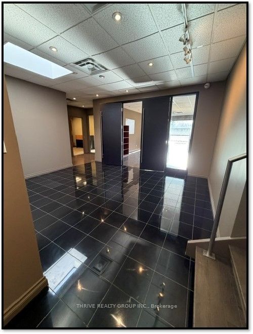 484 Richmond Street 200 Property Photo 11