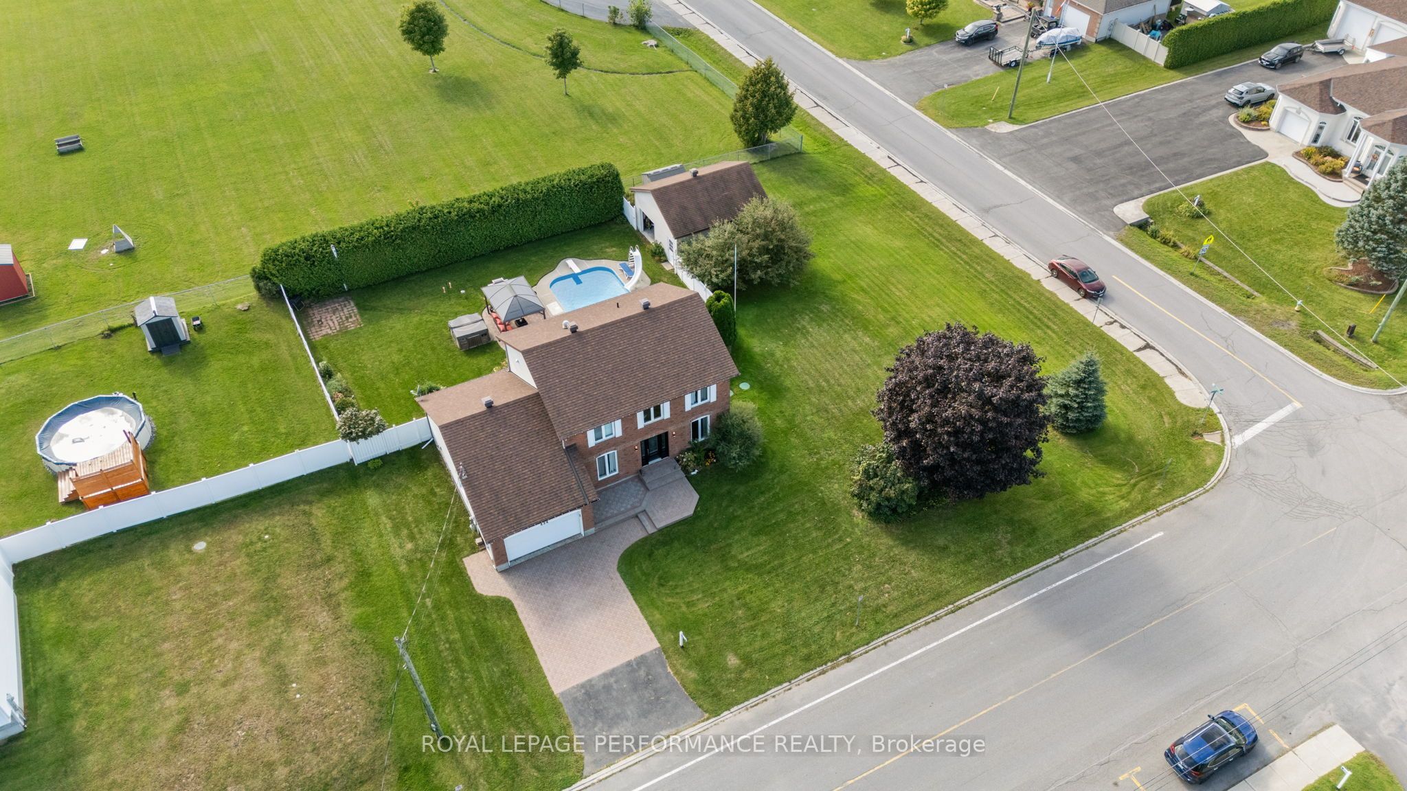 434 Lemay Street Property Photo 4