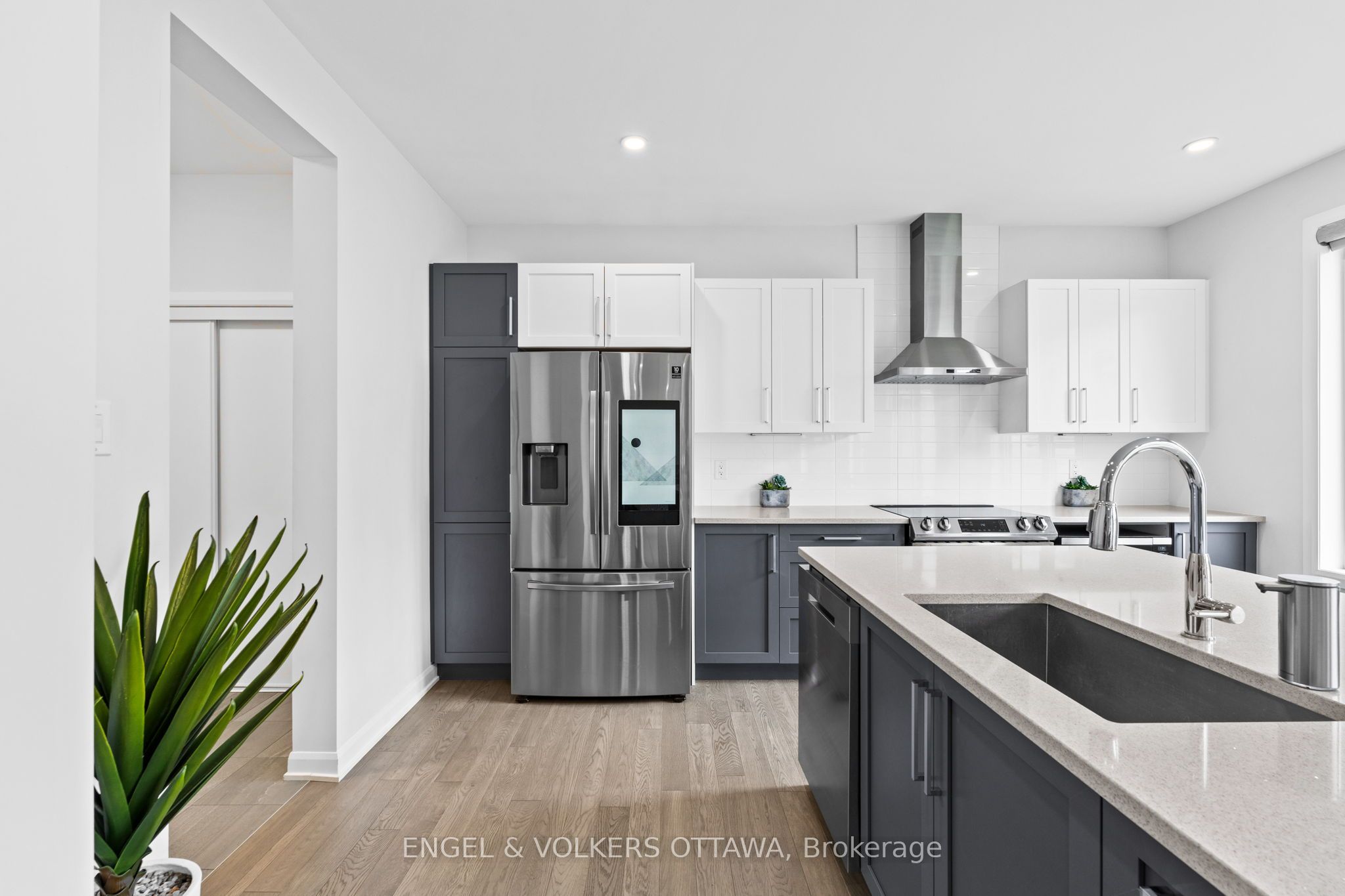 195 Alex Polowin Avenue Property Photo 15