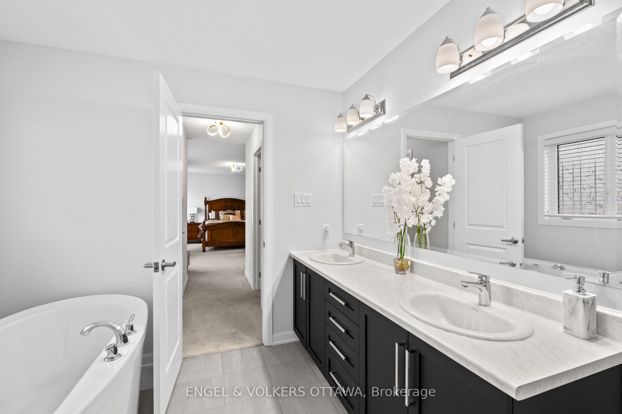 195 Alex Polowin Avenue Property Photo 22