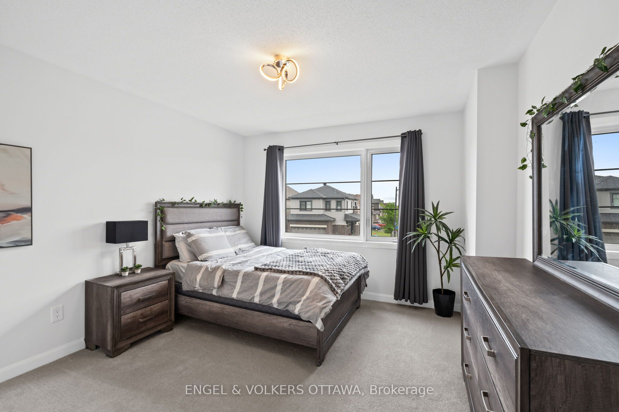 195 Alex Polowin Avenue Property Photo 24