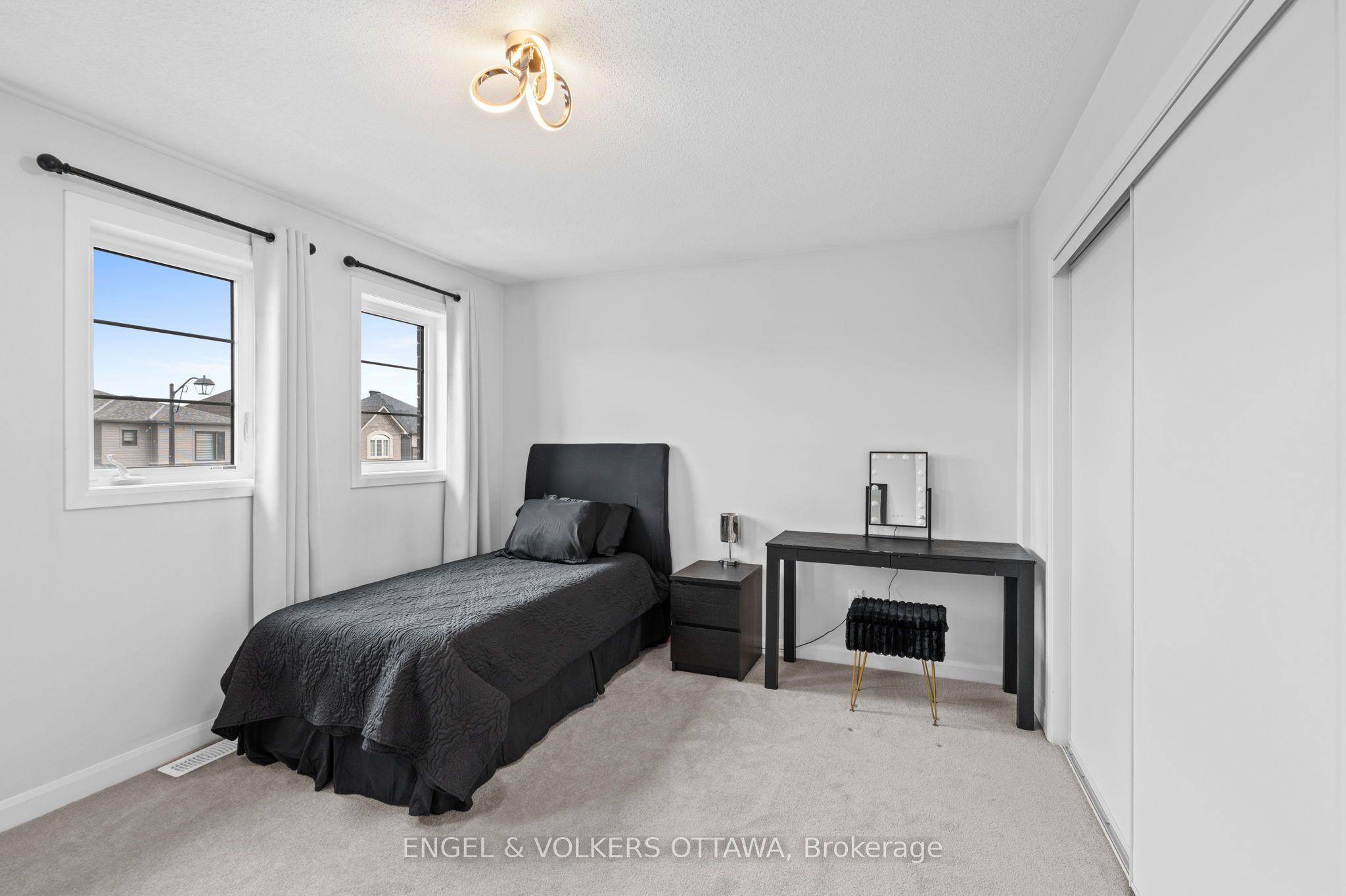 195 Alex Polowin Avenue Property Photo 27