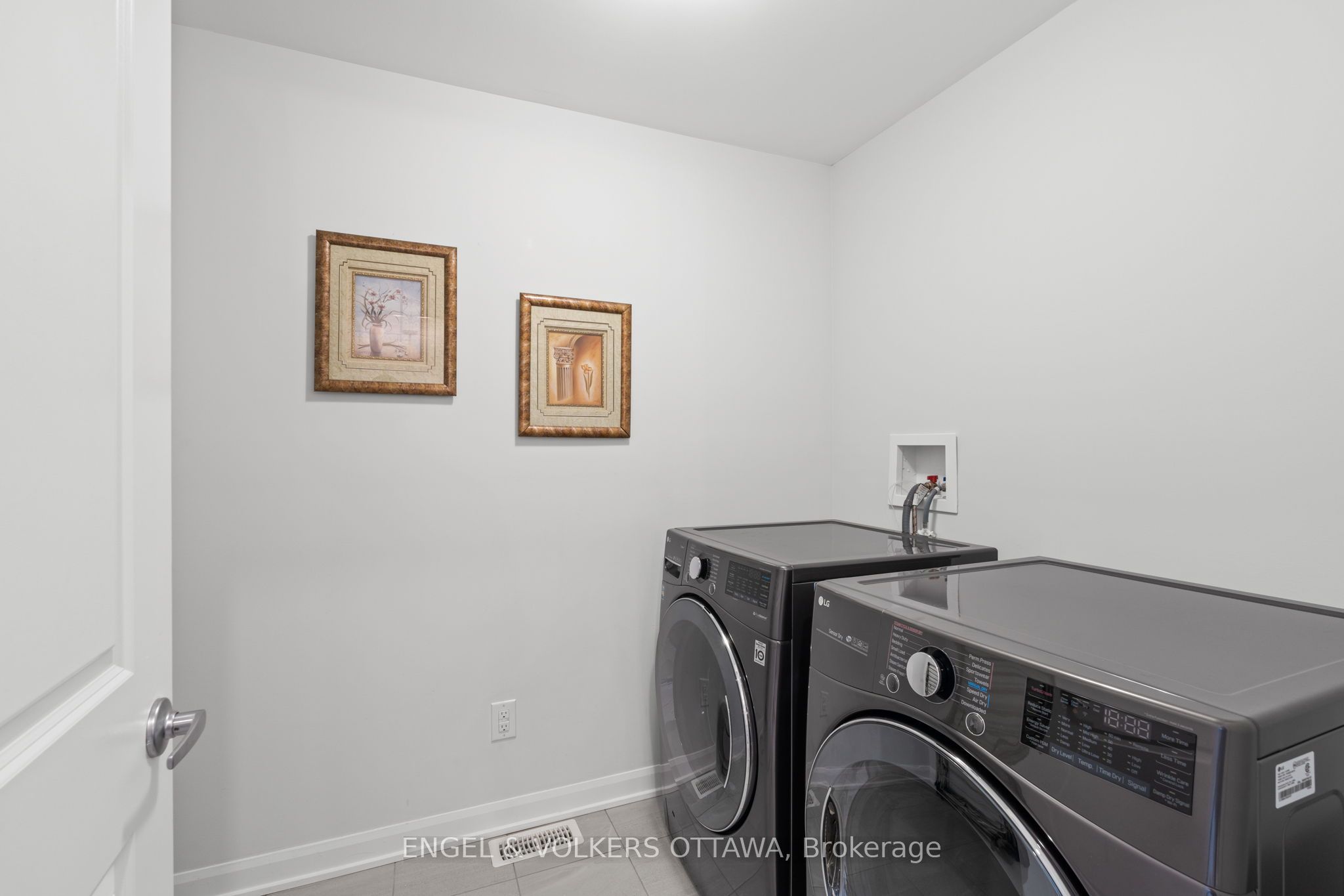 195 Alex Polowin Avenue Property Photo 28