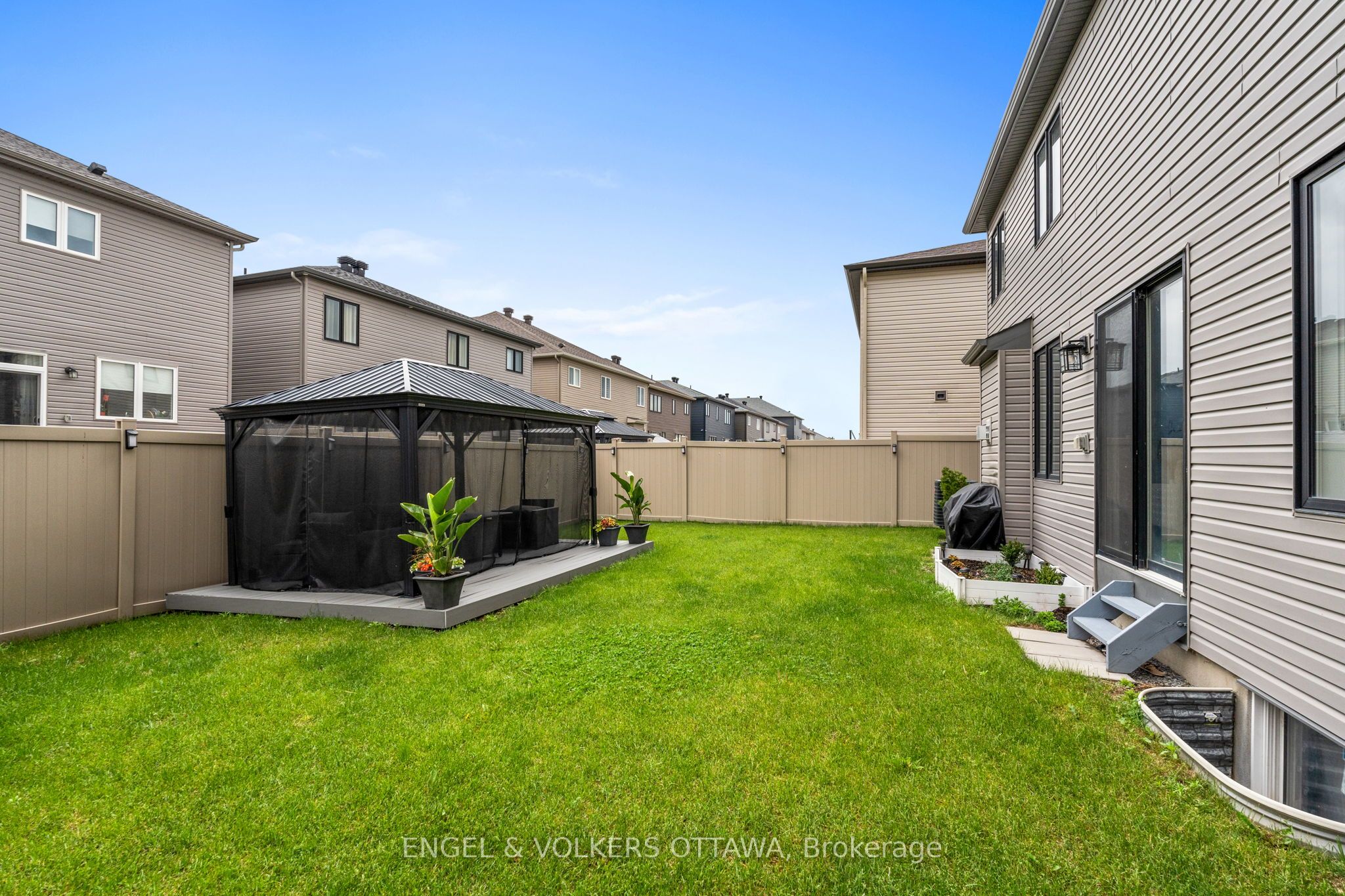 195 Alex Polowin Avenue Property Photo 30