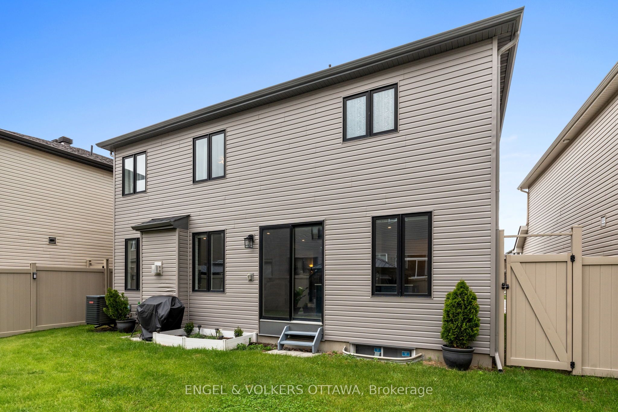 195 Alex Polowin Avenue Property Photo 31