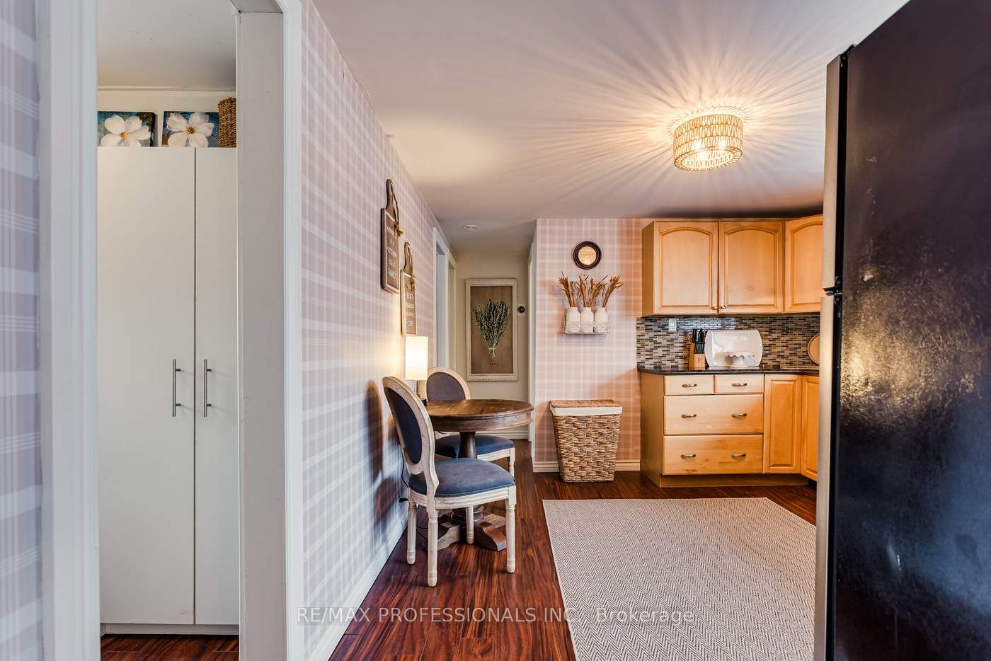 22 Lawrence Street N Property Photo 14