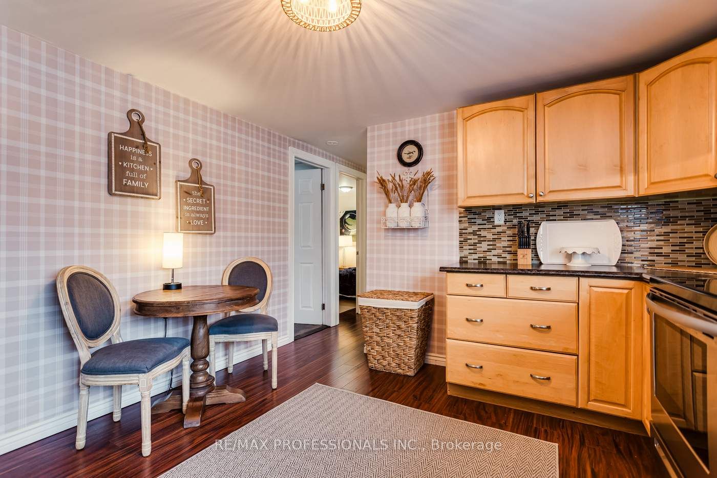 22 Lawrence Street N Property Photo 17