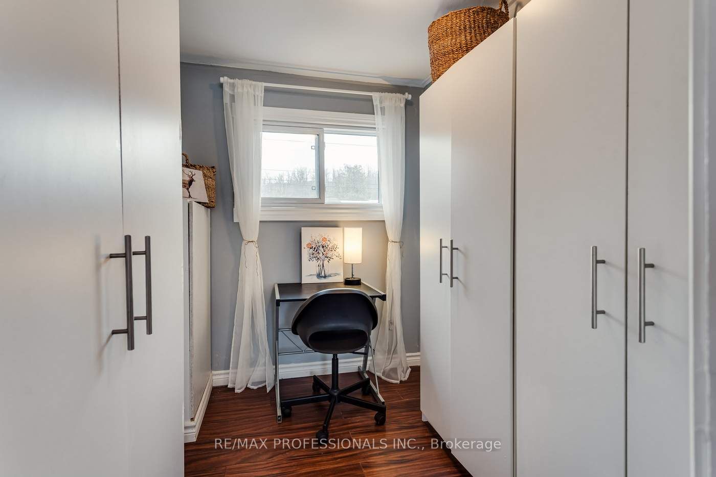 22 Lawrence Street N Property Photo 18