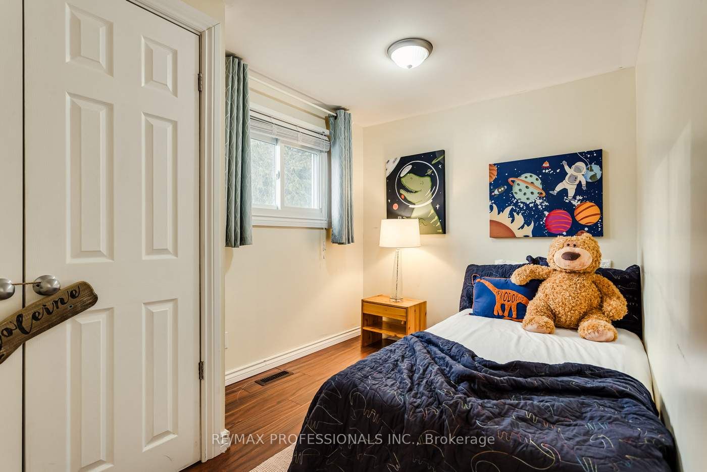 22 Lawrence Street N Property Photo 23