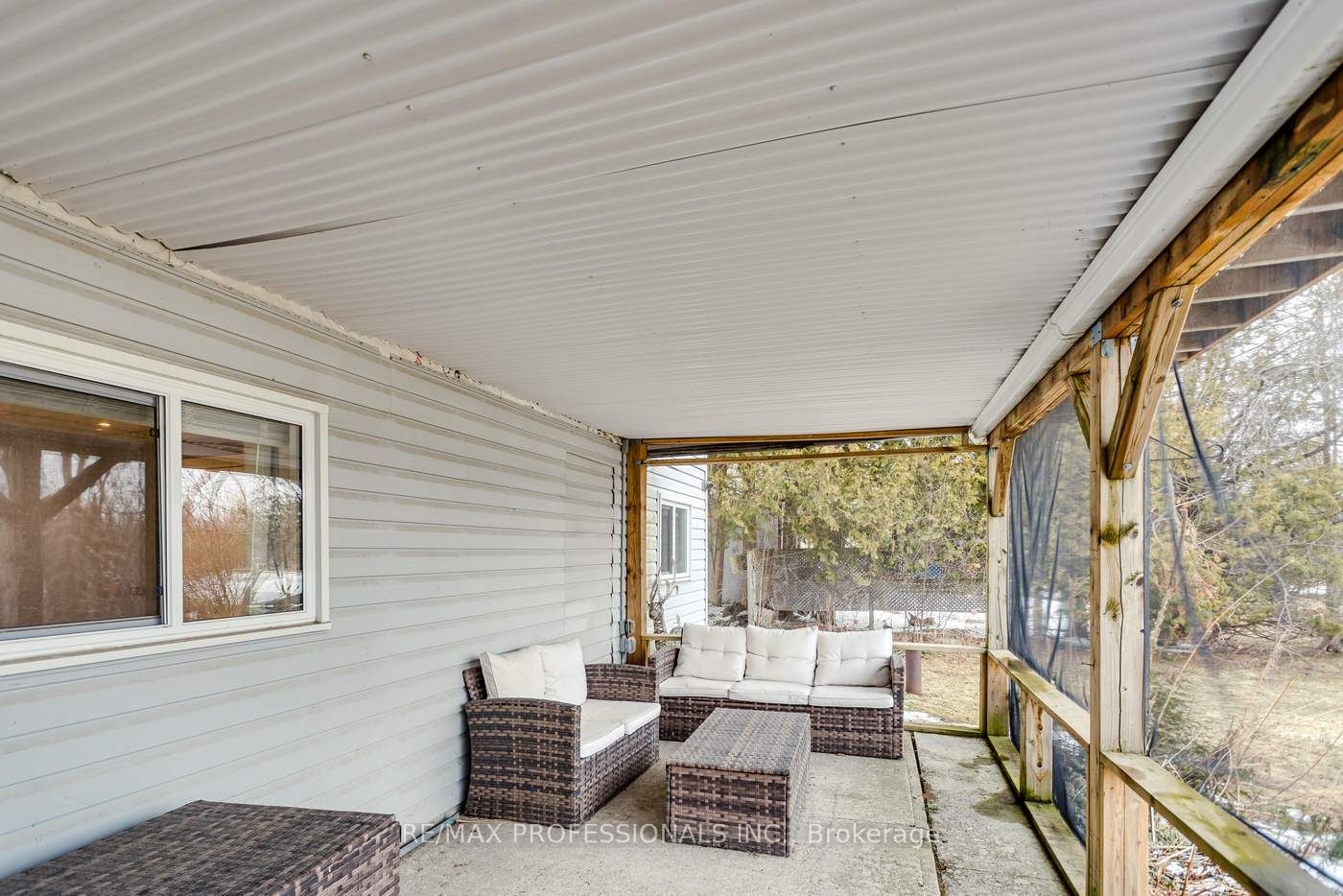 22 Lawrence Street N Property Photo 32