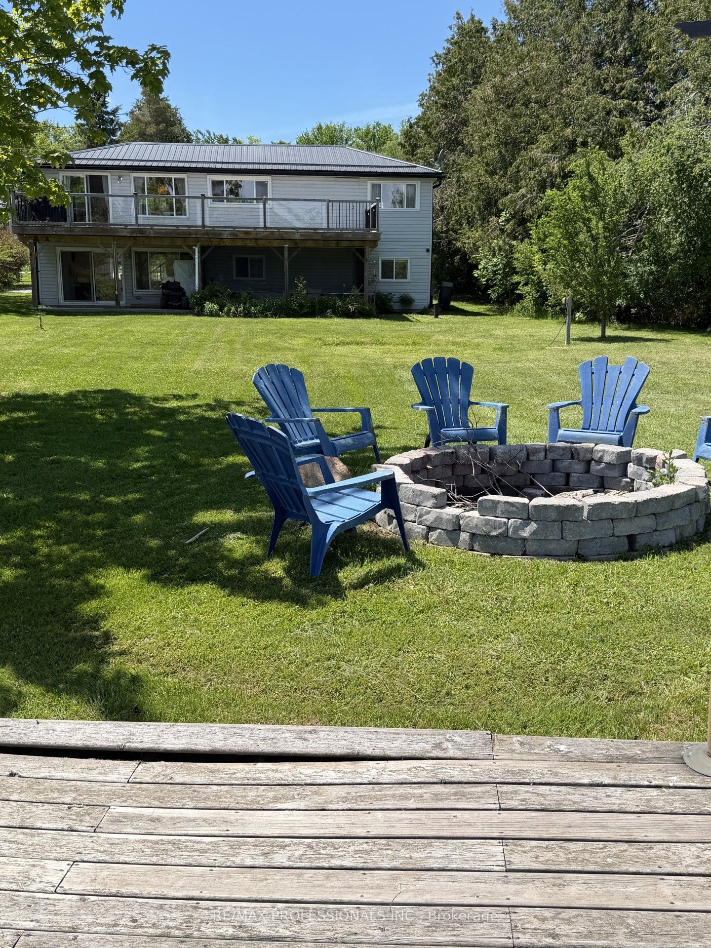 22 Lawrence Street N Property Photo 34