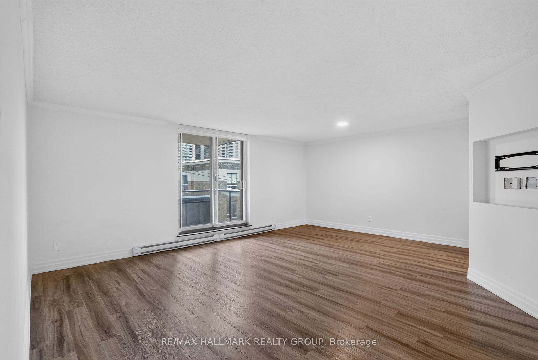 435 Albert Street 306 Property Photo 25