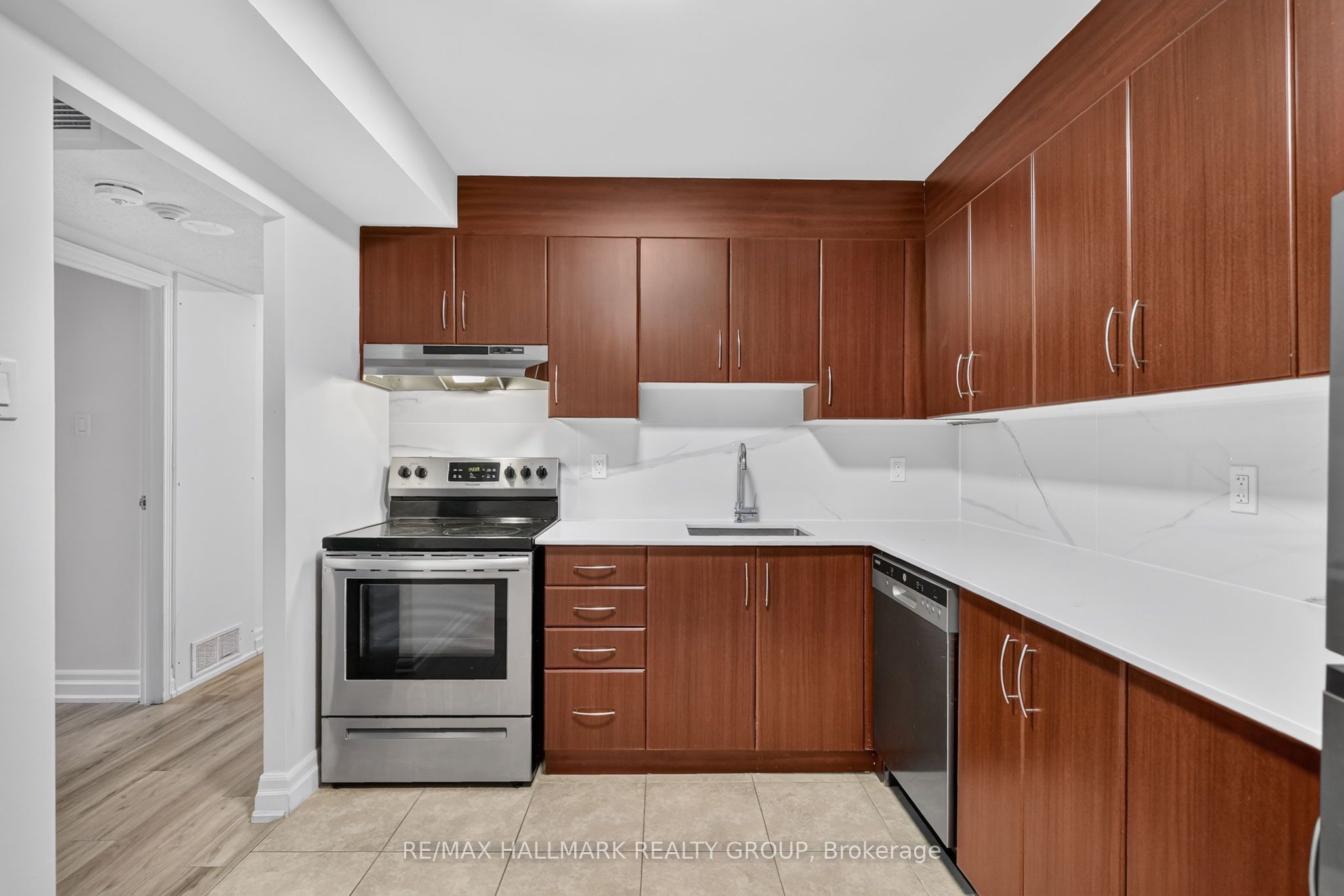 435 Albert Street 214 Property Photo 14