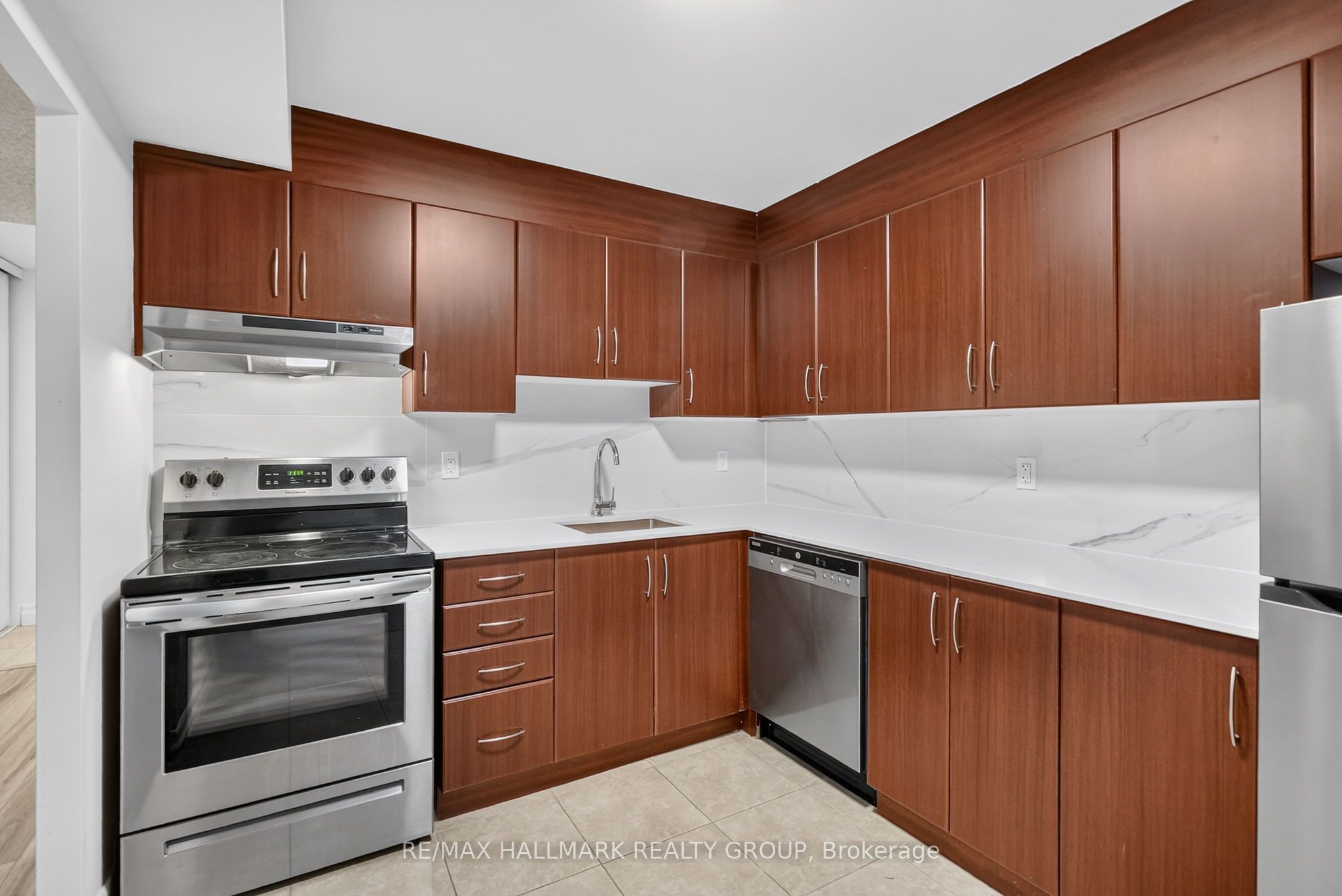 435 Albert Street 214 Property Photo 16