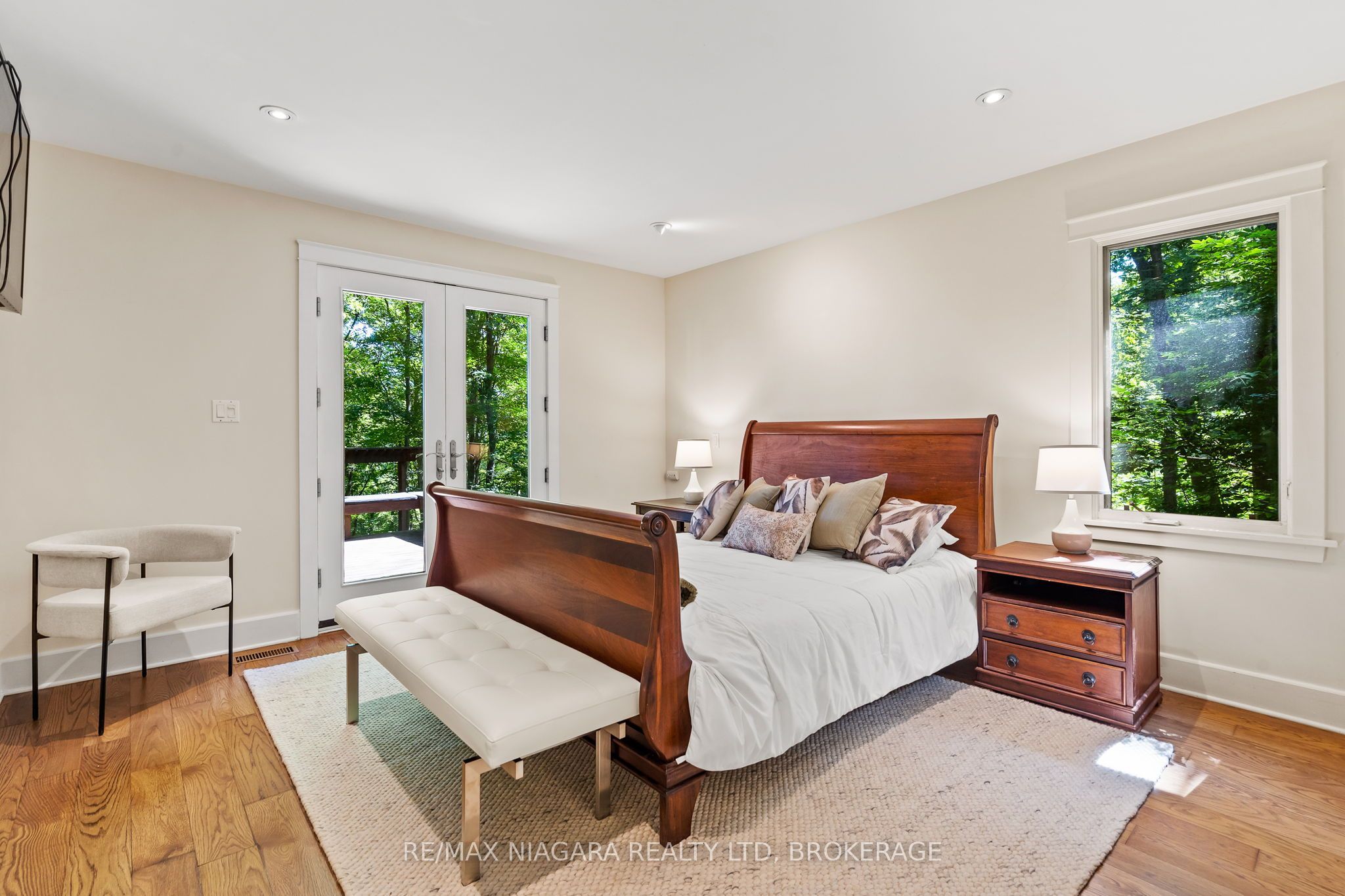 429 Ridge Road E Property Photo 10