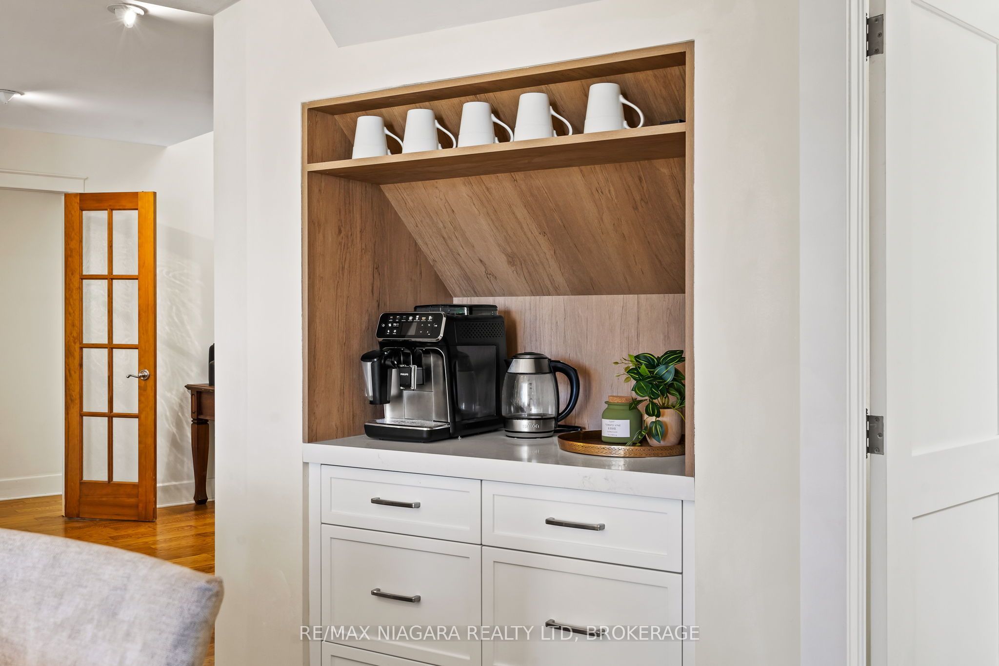 429 Ridge Road E Property Photo 15