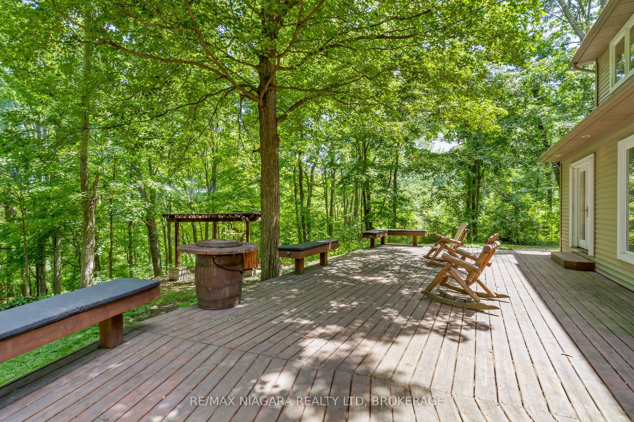 429 Ridge Road E Property Photo 26