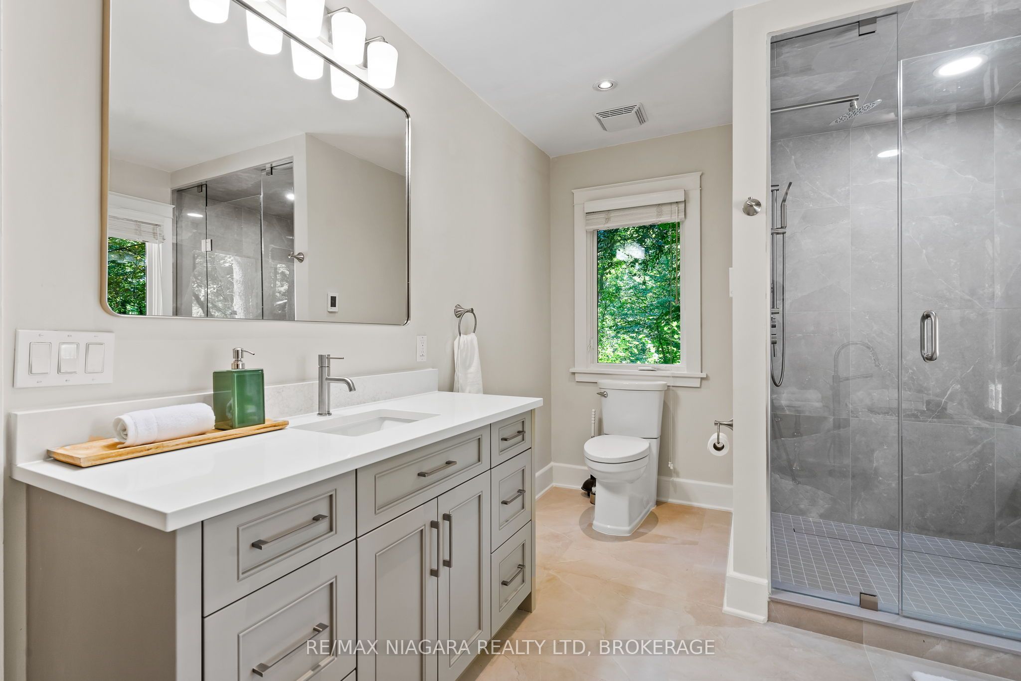 429 Ridge Road E Property Photo 40