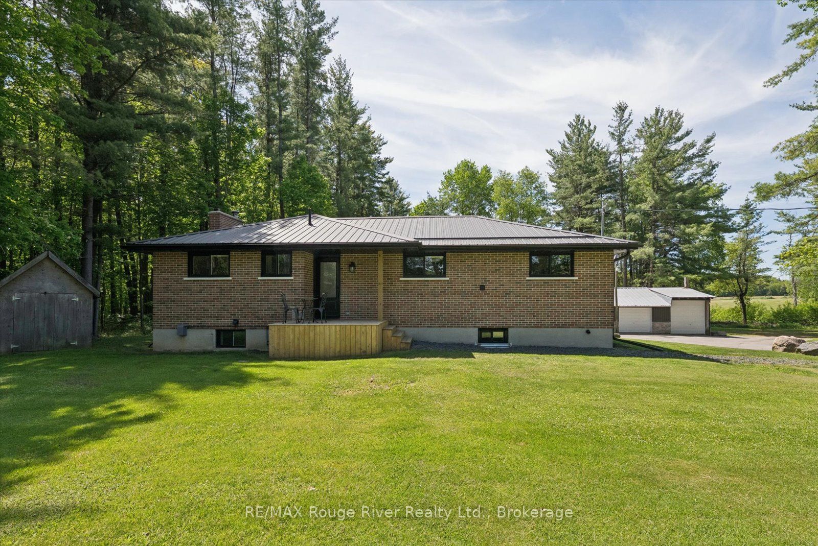 1004 Telecom Road Property Photo 2