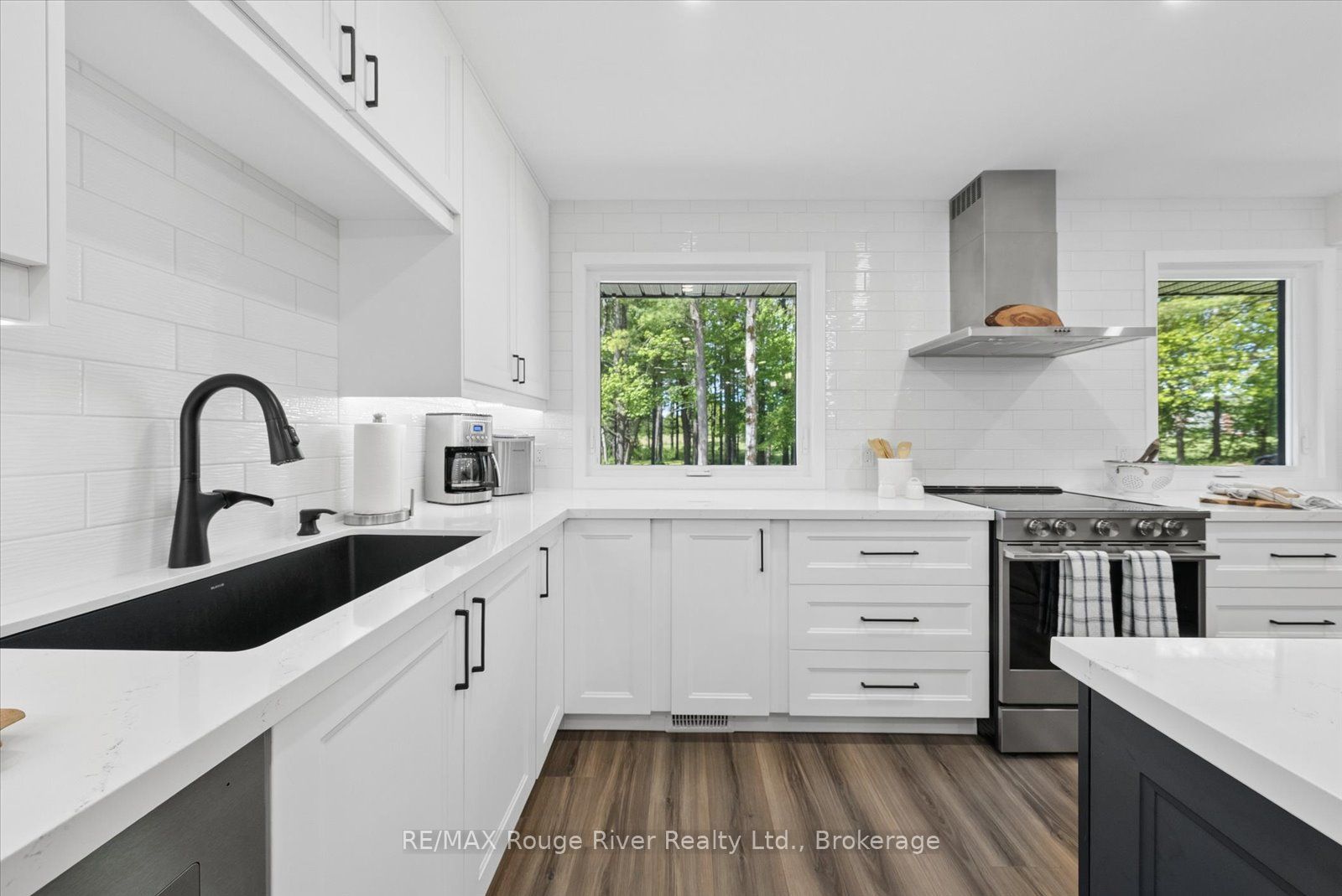 1004 Telecom Road Property Photo 9
