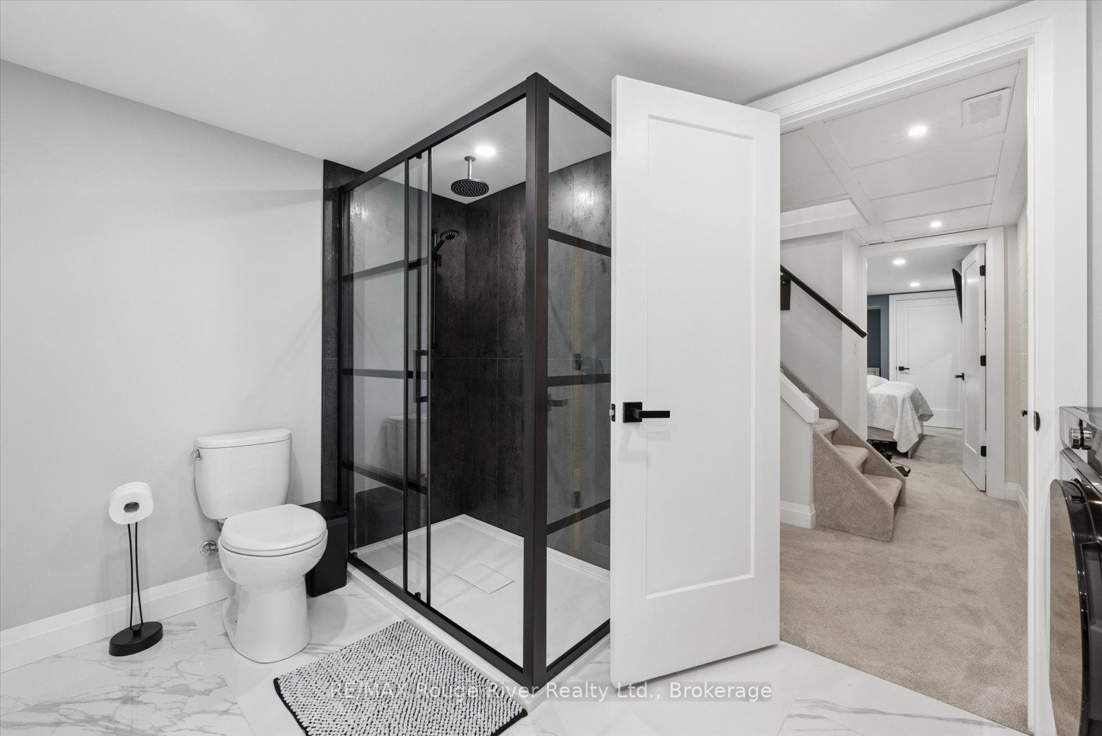 1004 Telecom Road Property Photo 17