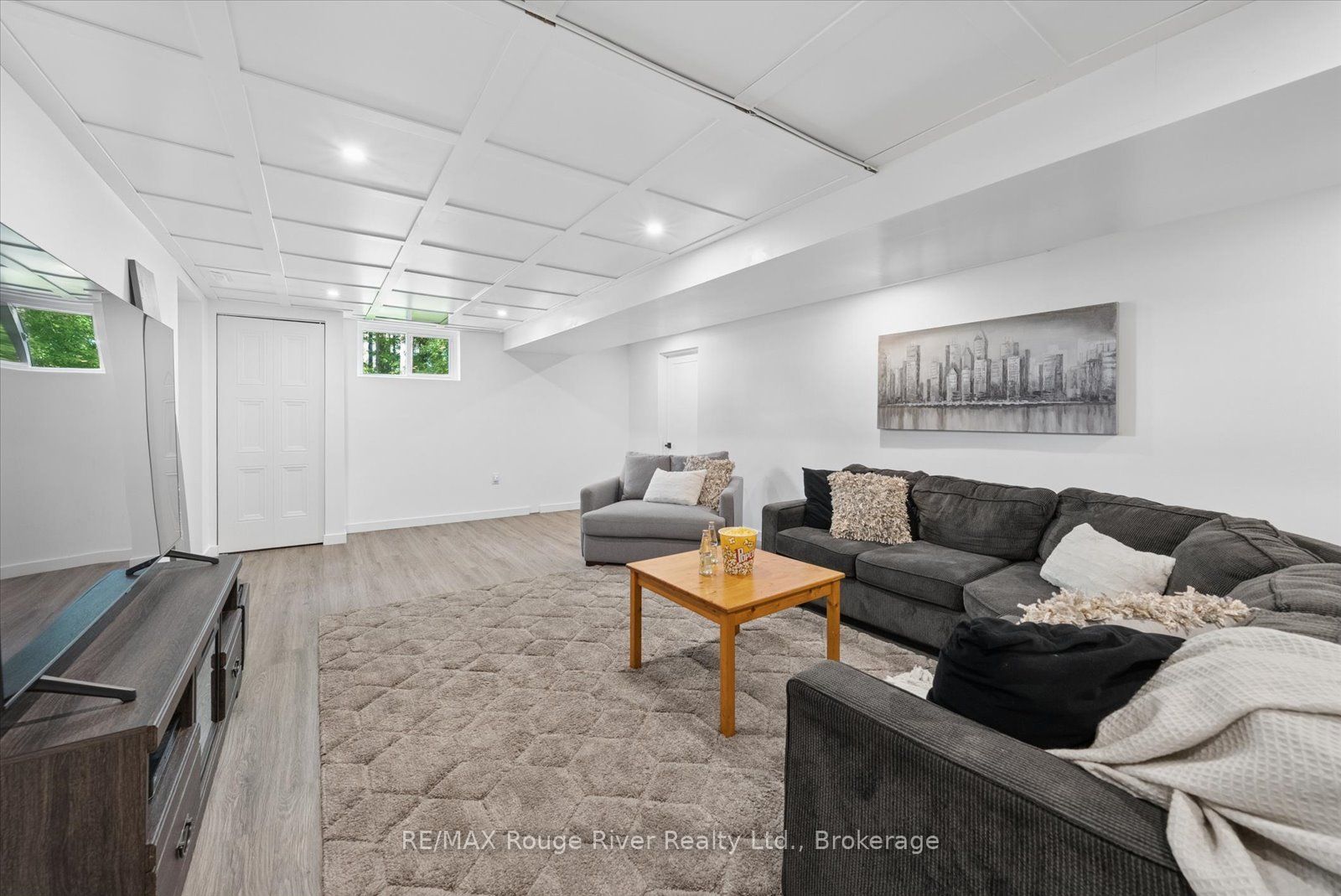 1004 Telecom Road Property Photo 18