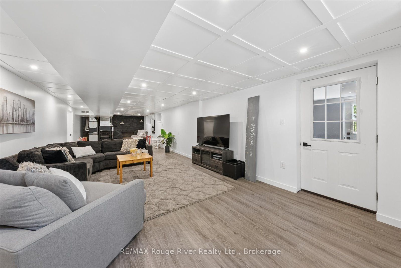 1004 Telecom Road Property Photo 19