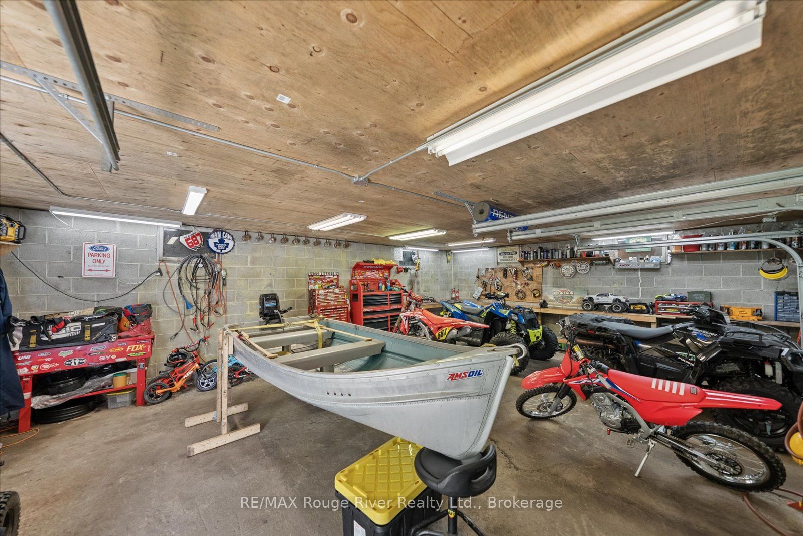 1004 Telecom Road Property Photo 28