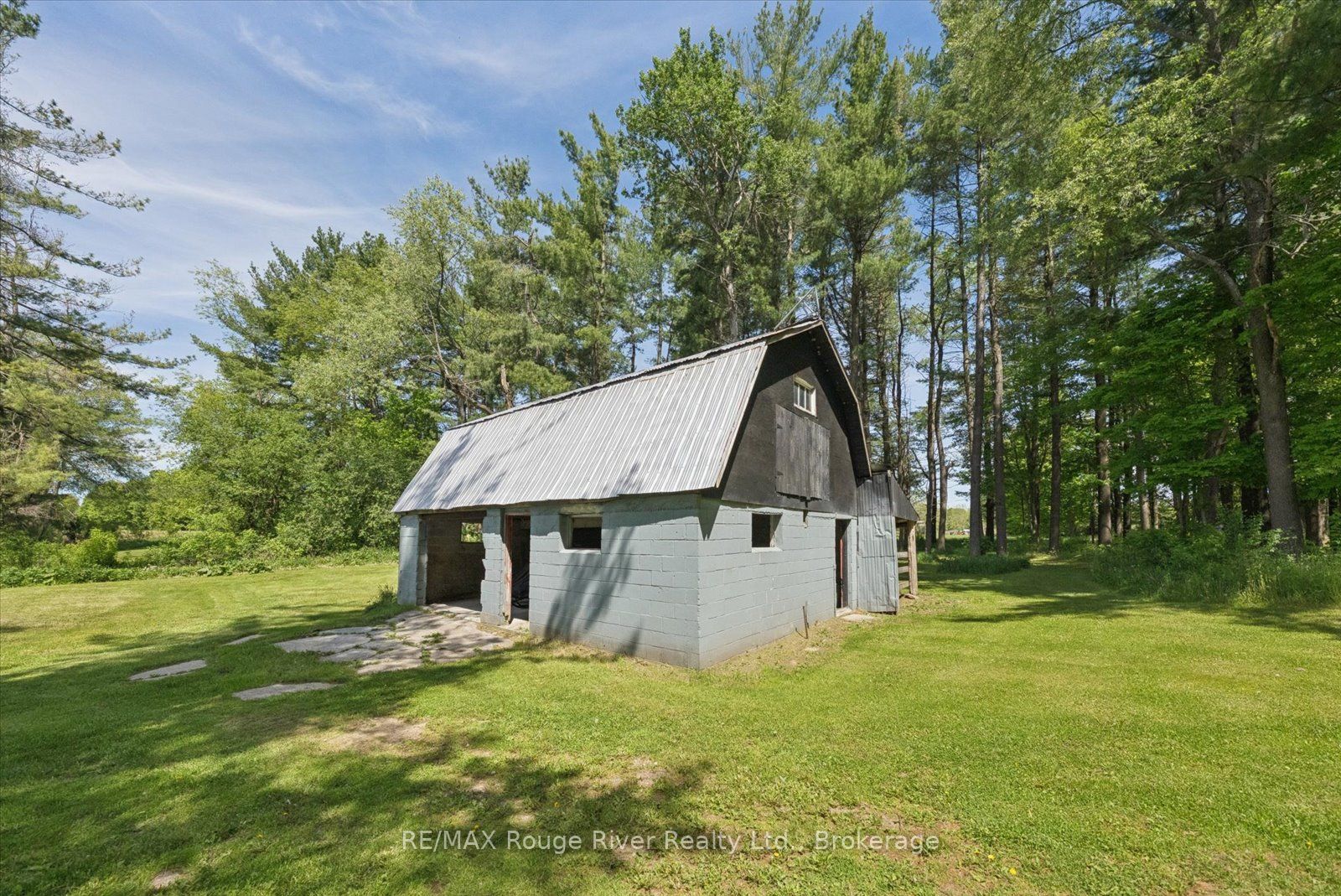 1004 Telecom Road Property Photo 30