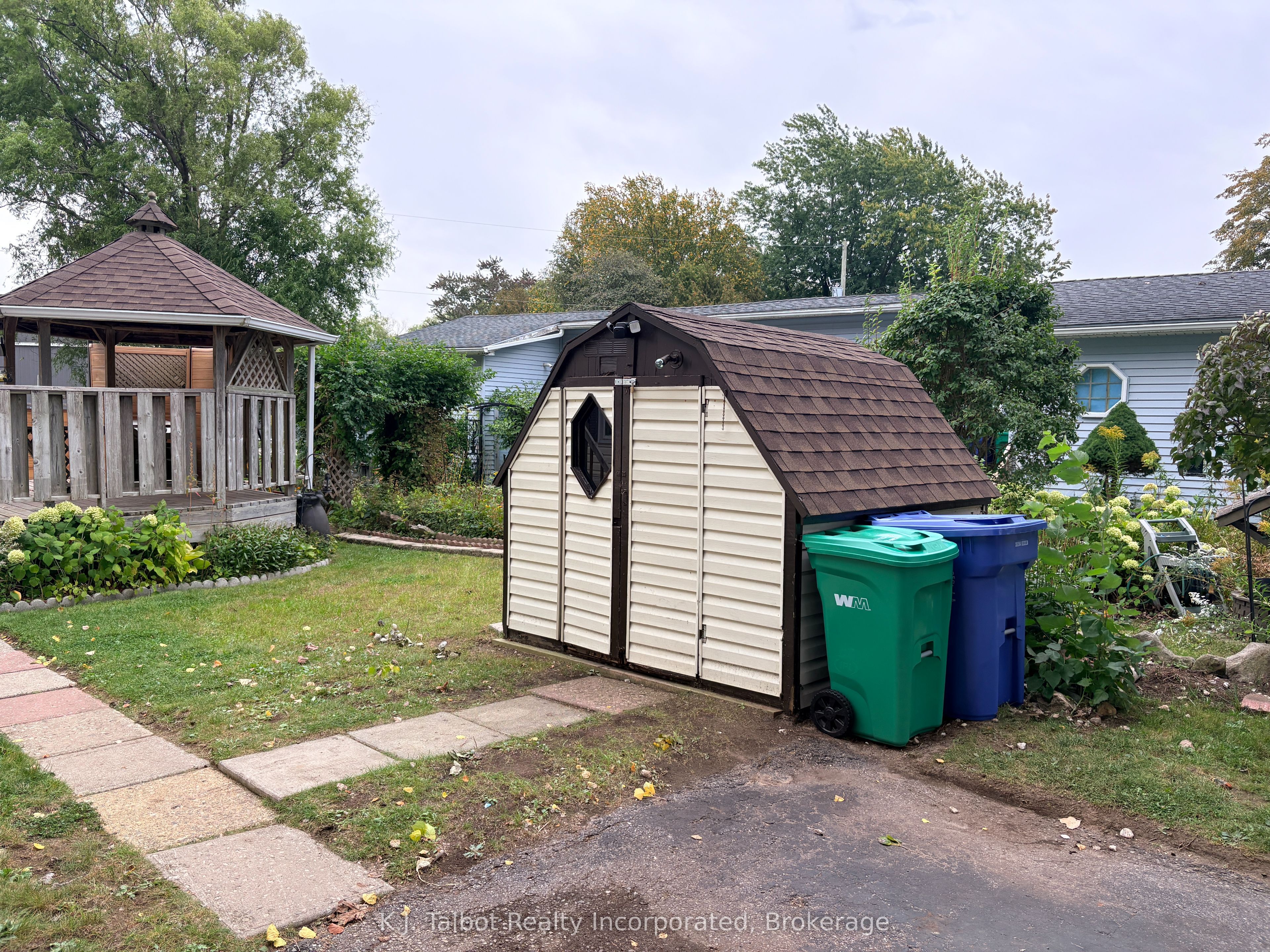 4 Poplar Lane Property Photo 2