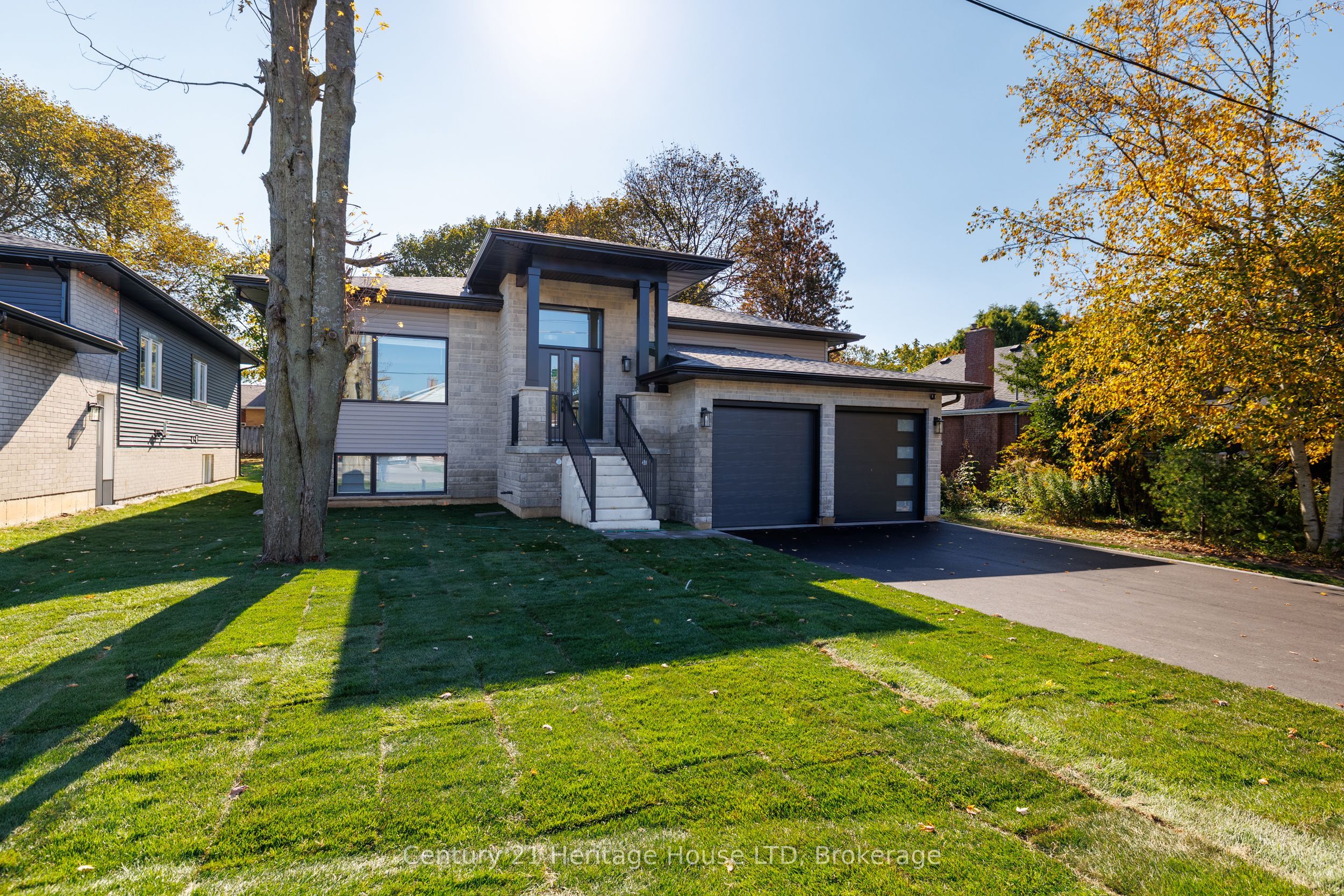 338 Sugarloaf Street Property Photo 2