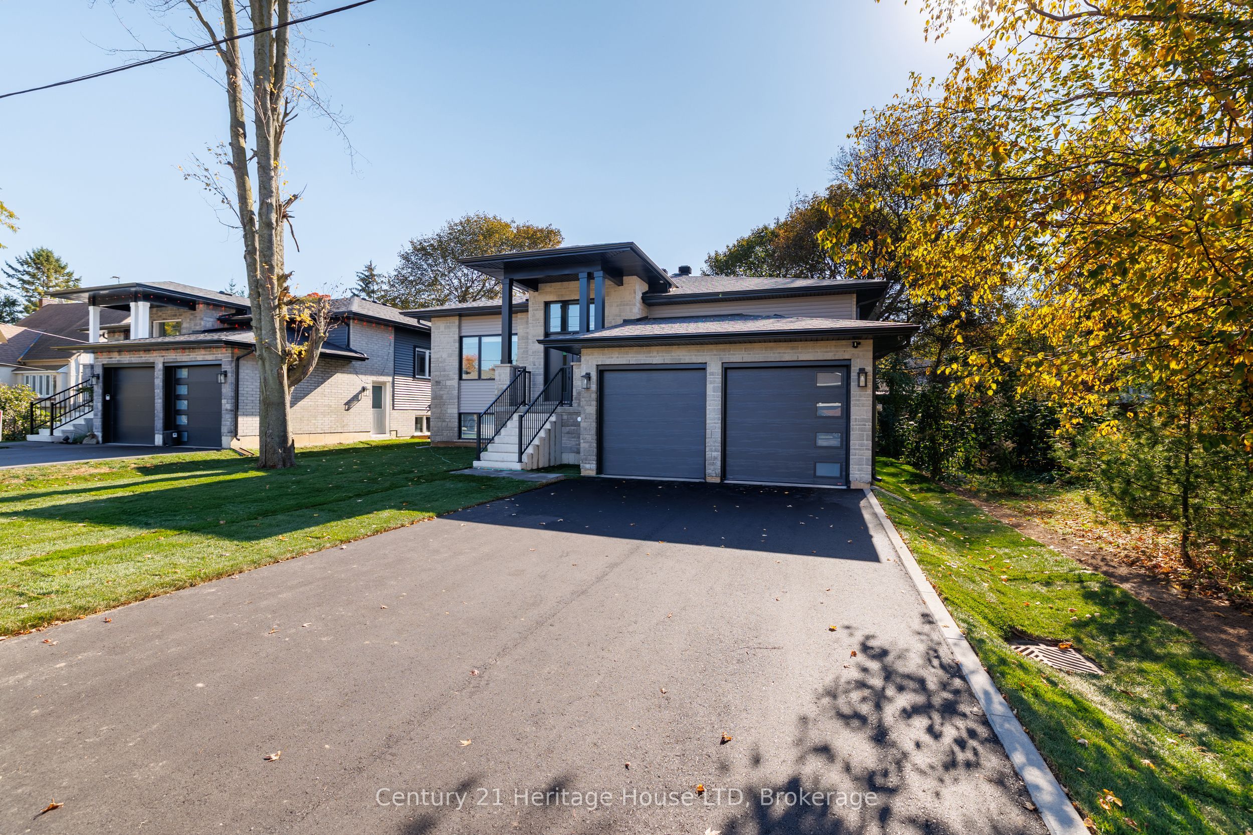 338 Sugarloaf Street Property Photo 3