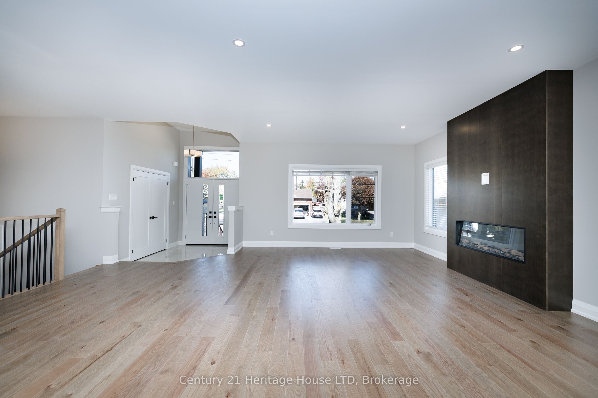 338 Sugarloaf Street Property Photo 5
