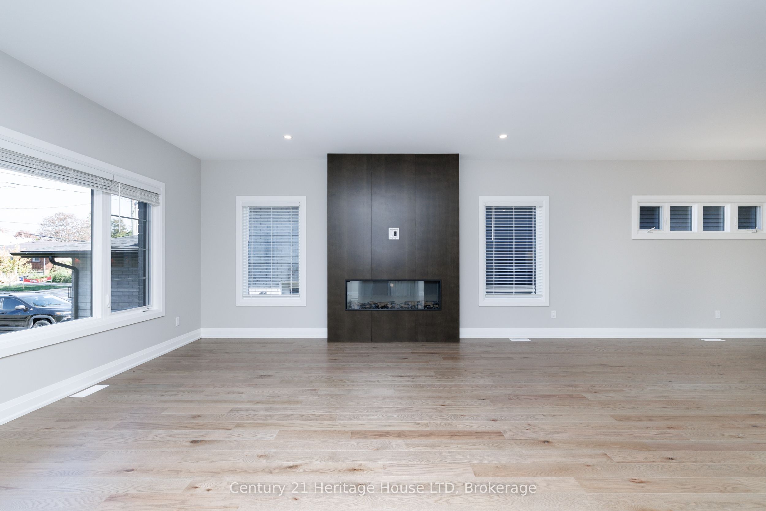 338 Sugarloaf Street Property Photo 6