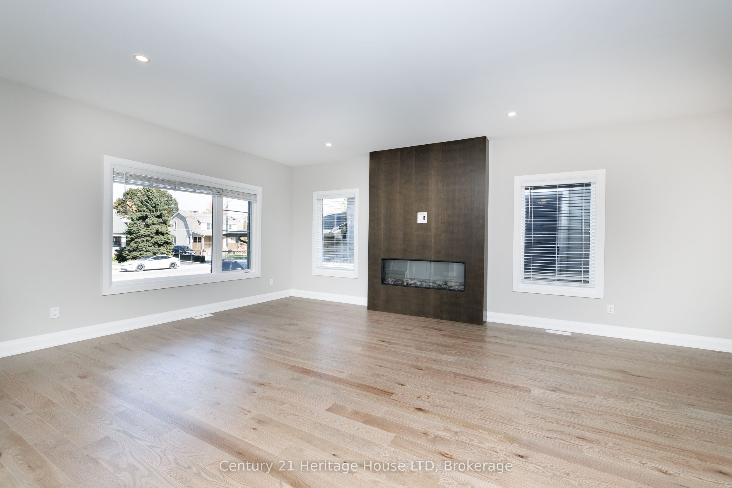 338 Sugarloaf Street Property Photo 7