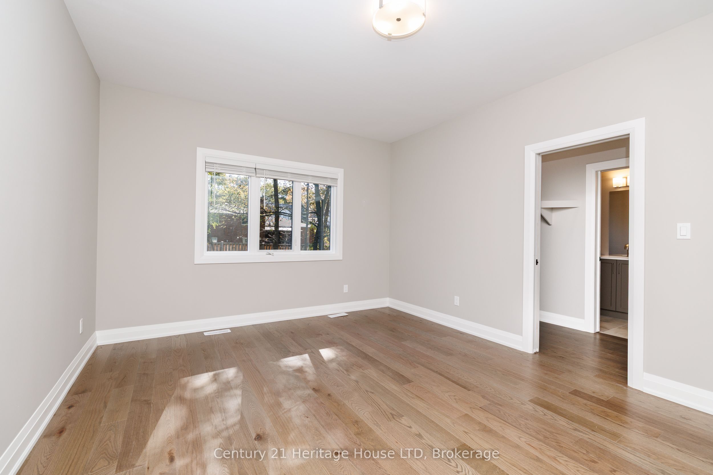 338 Sugarloaf Street Property Photo 23