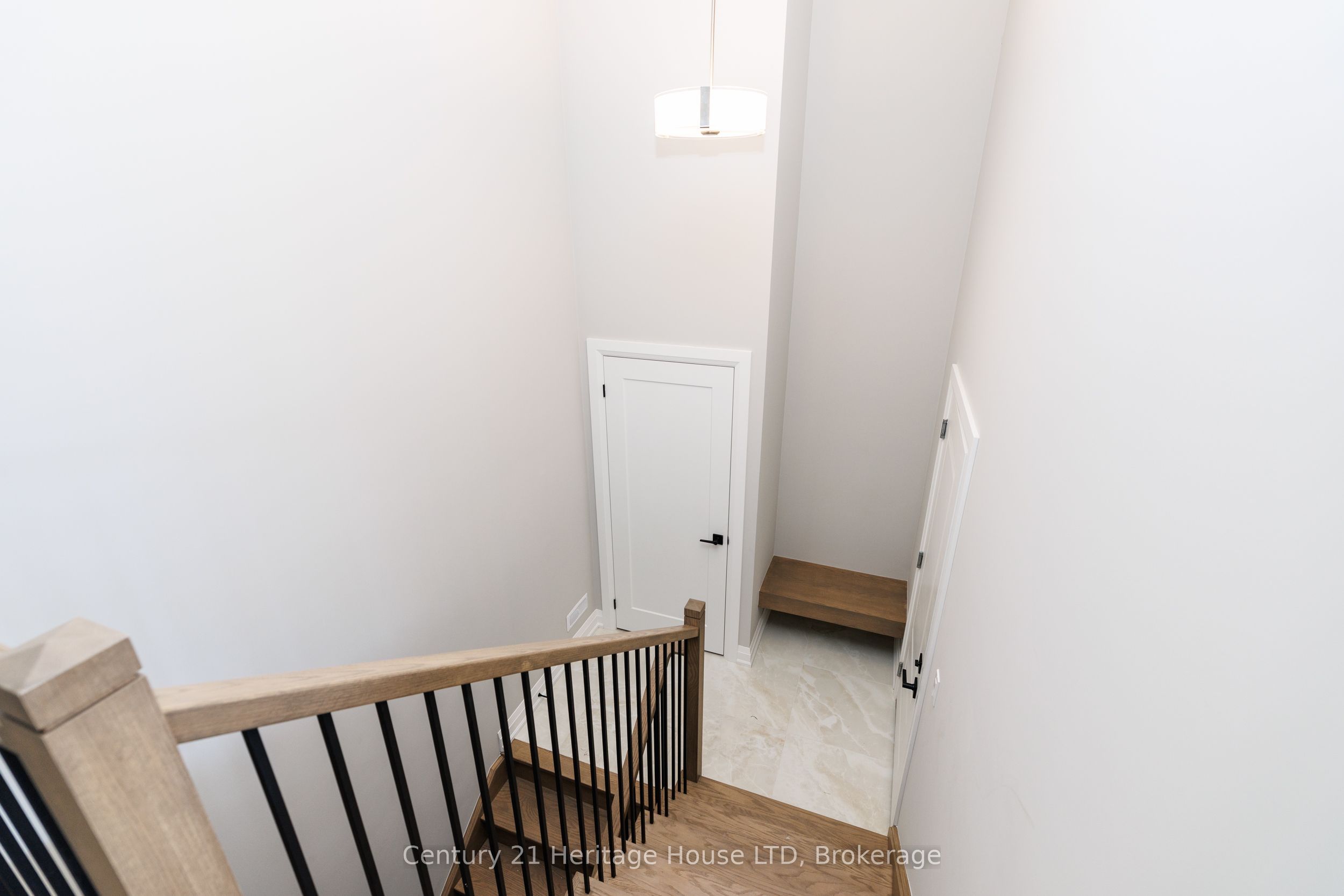 338 Sugarloaf Street Property Photo 32