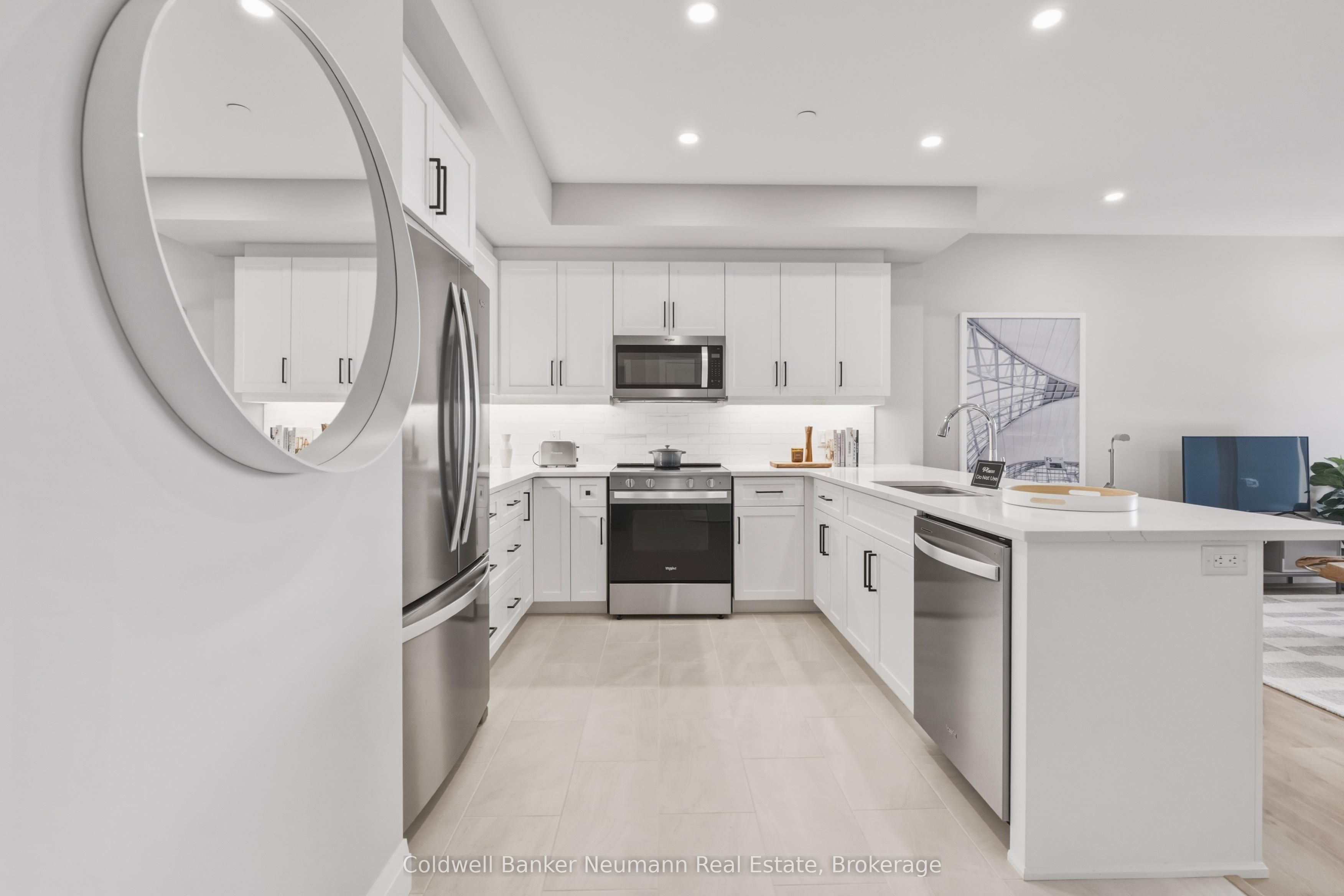 1882 Gordon Street 505 Property Photo 4