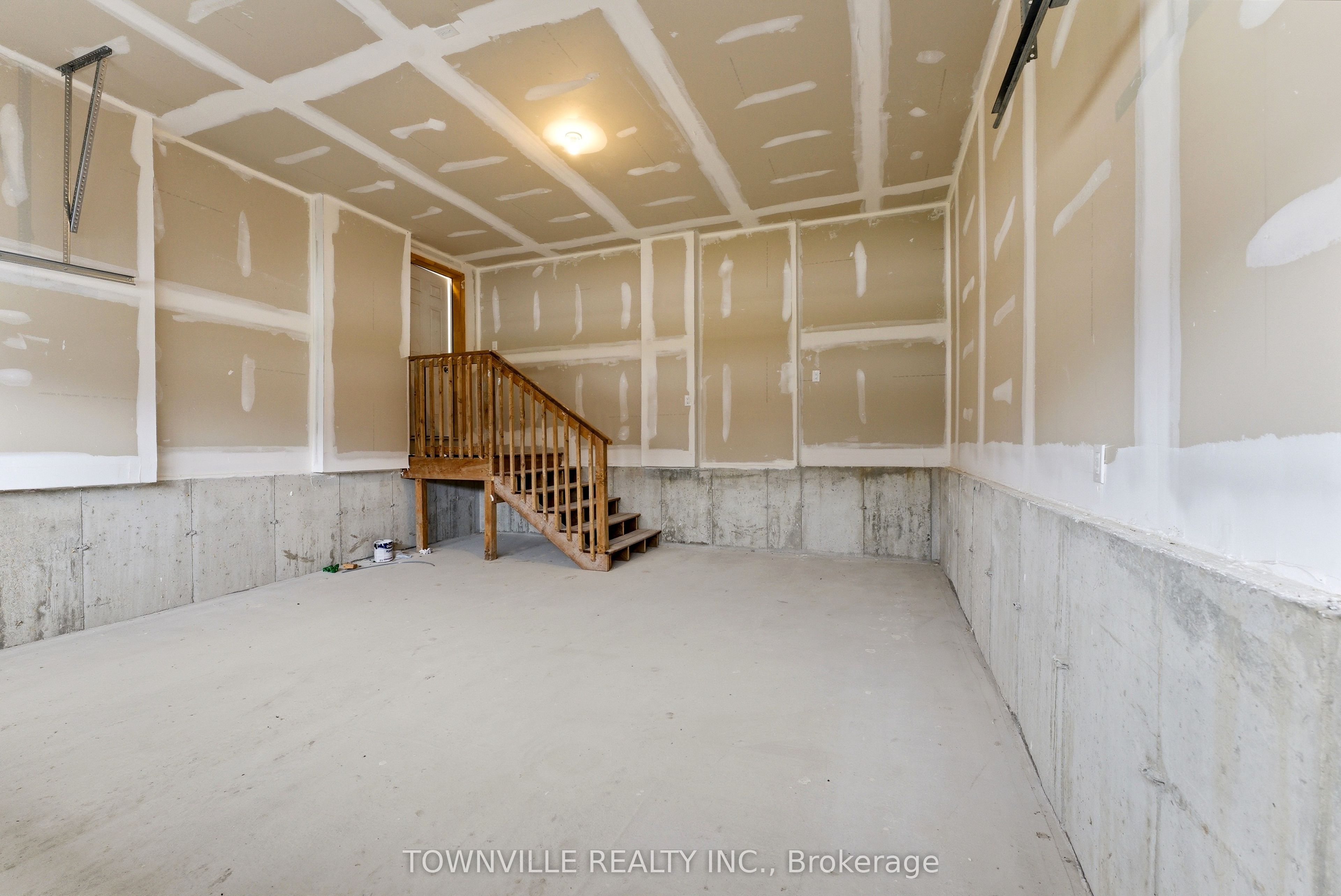 10 Bradden Crescent Property Photo 32
