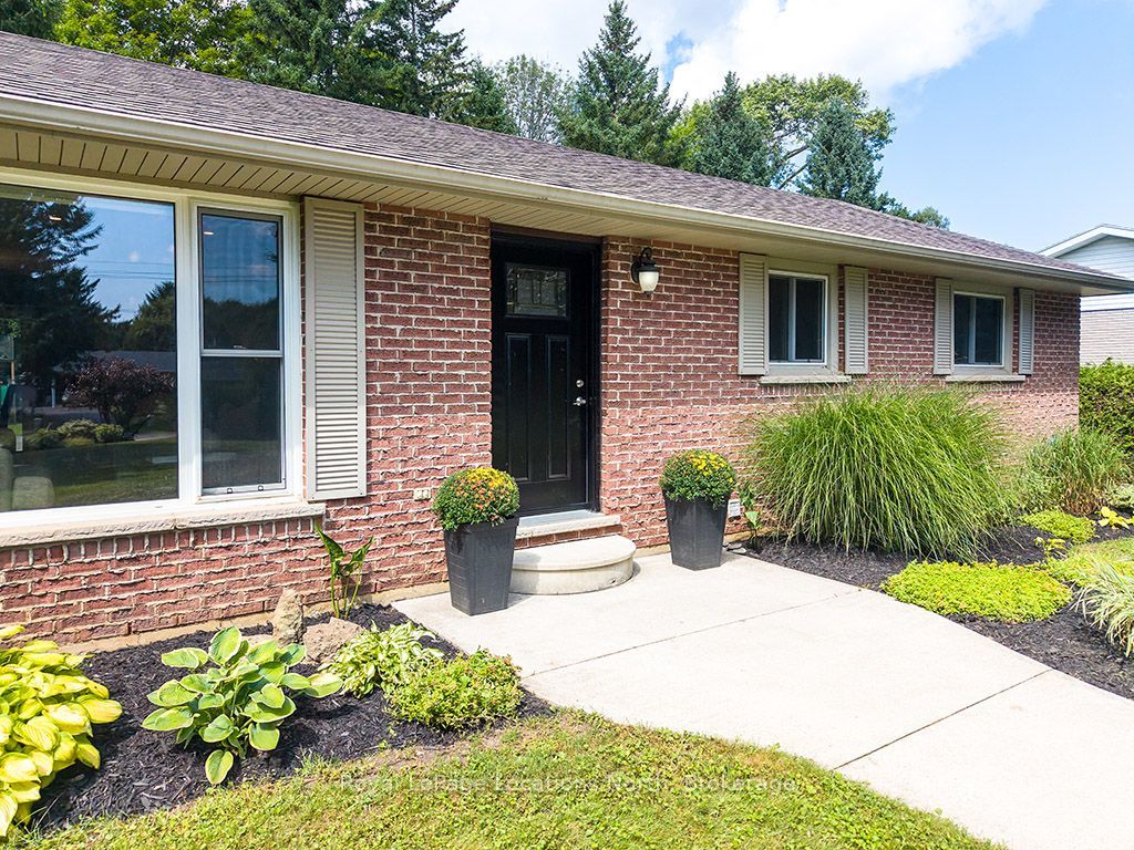 124 Greenfield Drive Property Photo 1