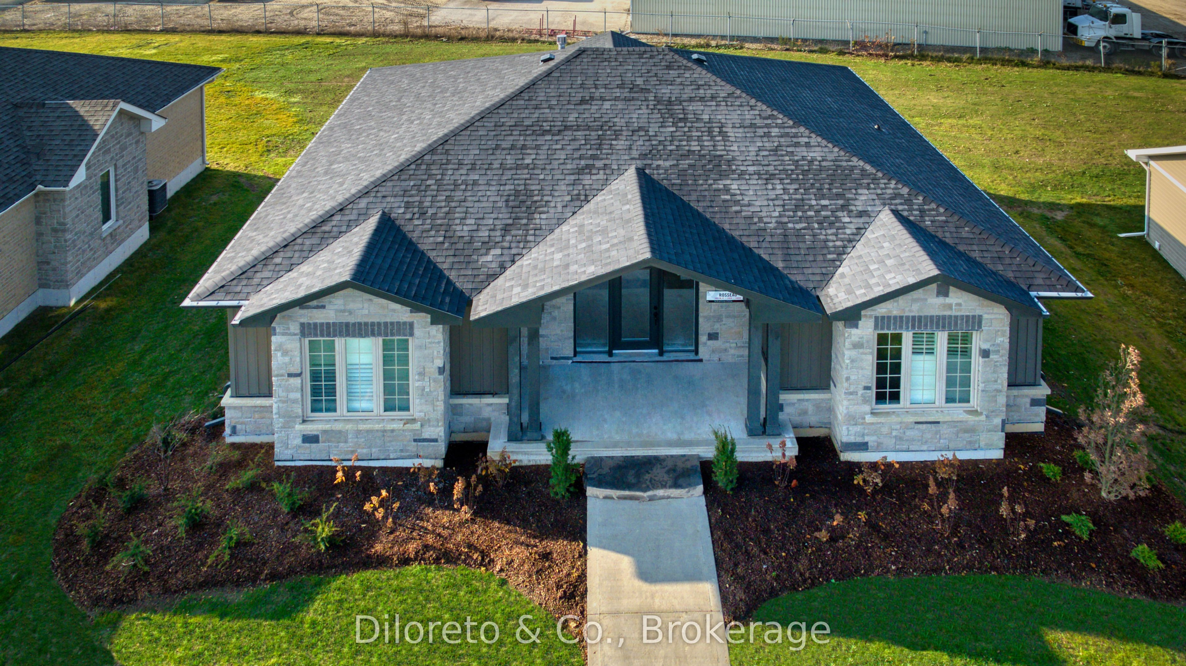 7307 Sideroad 5 W A Property Photo 2