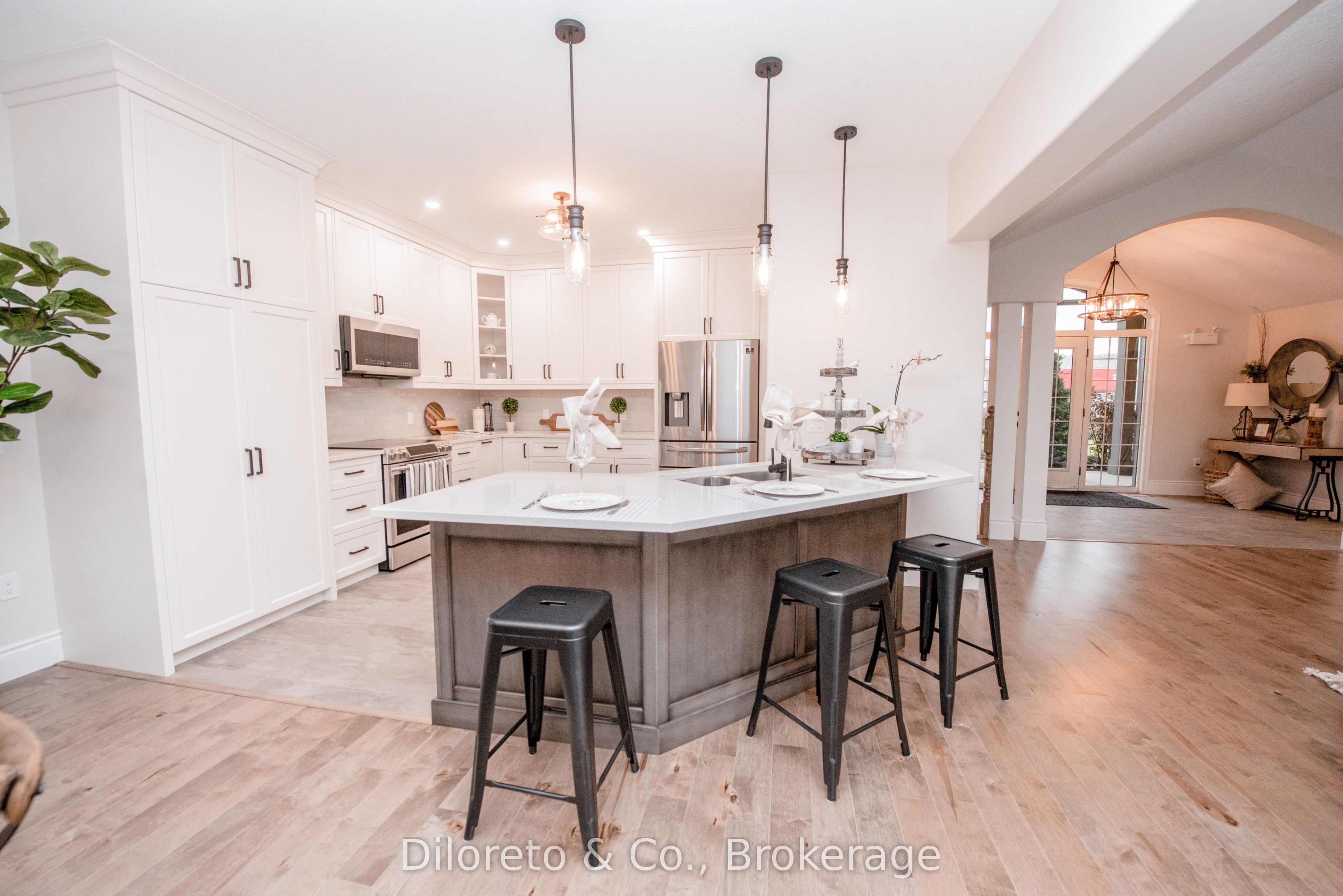 7307 Sideroad 5 W A Property Photo 8