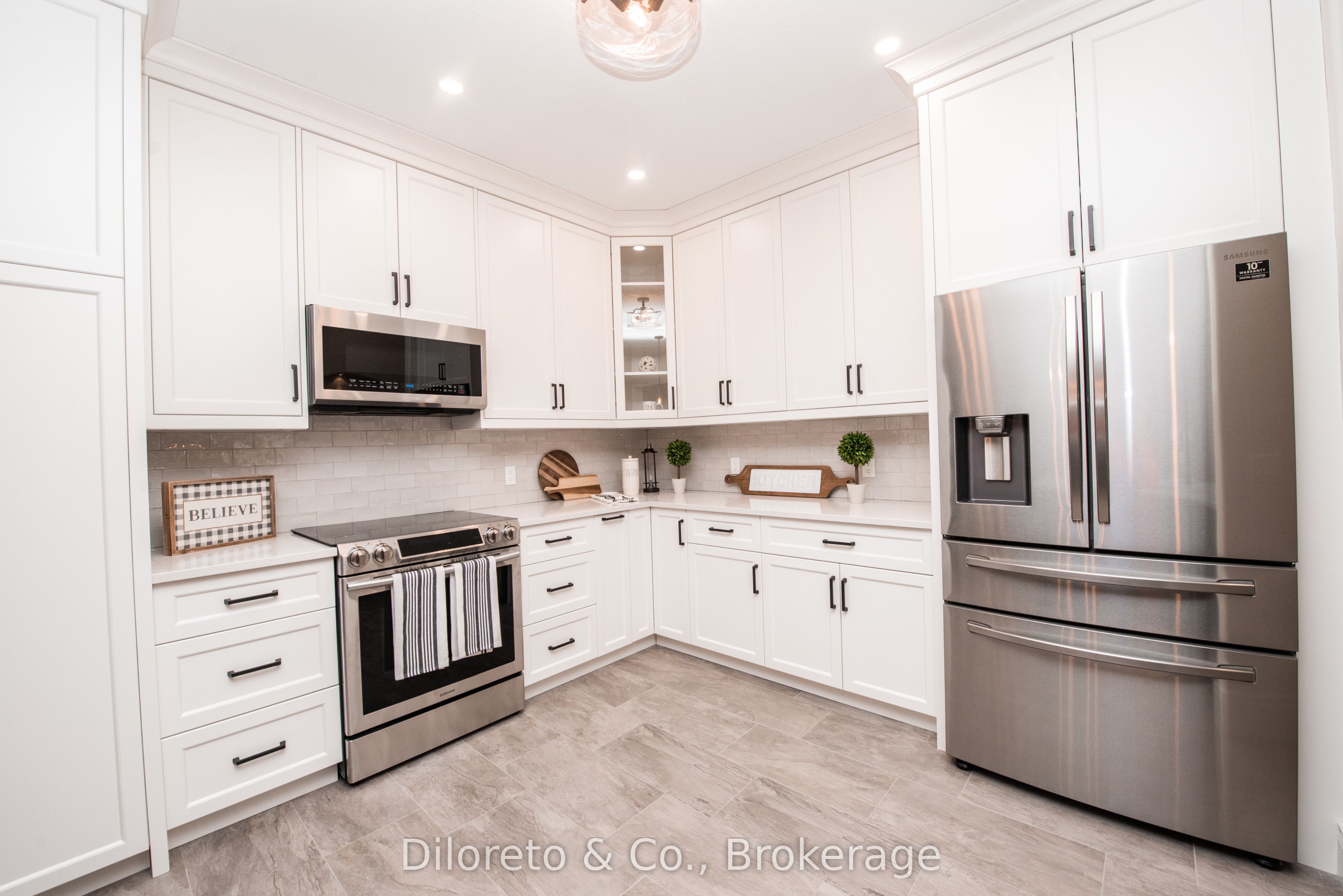 7307 Sideroad 5 W A Property Photo 10