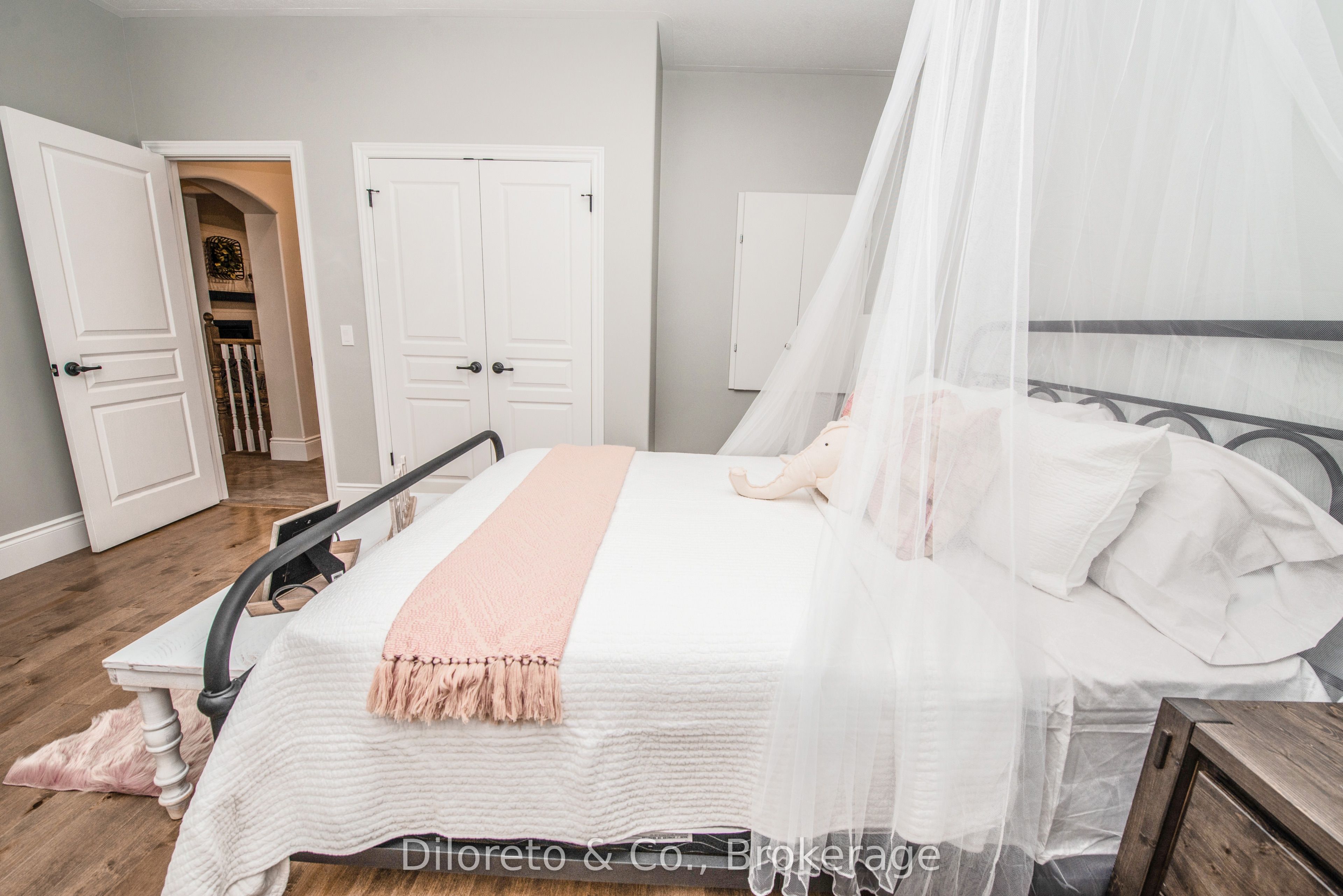 7307 Sideroad 5 W A Property Photo 24